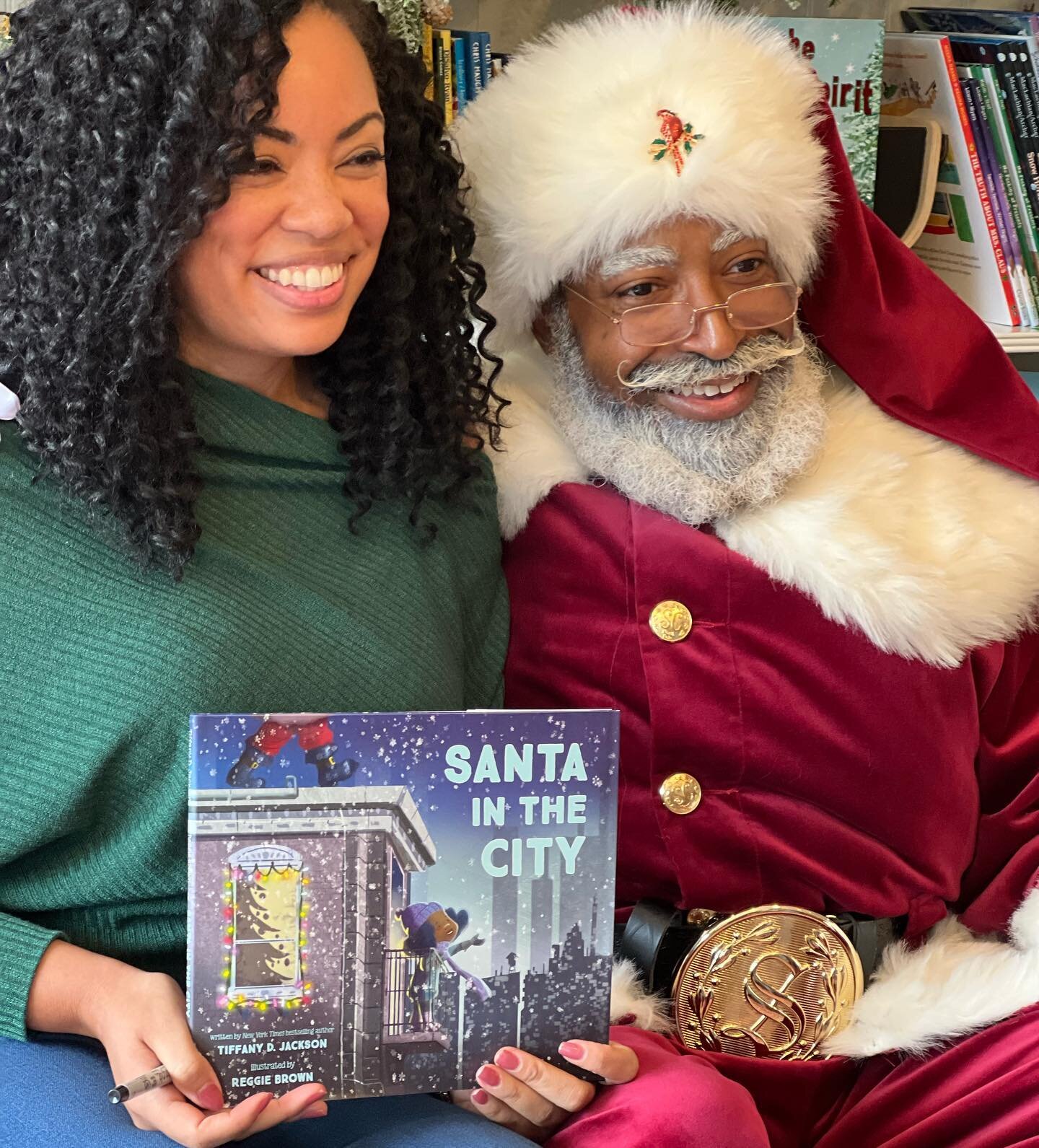 Story time with Santa! Thanks @braveandkindbooks for having us! 
Might make this a yearly tradition. 🎅🏾 

Lovely to finally meet you @i_c_o_n_n_i_e