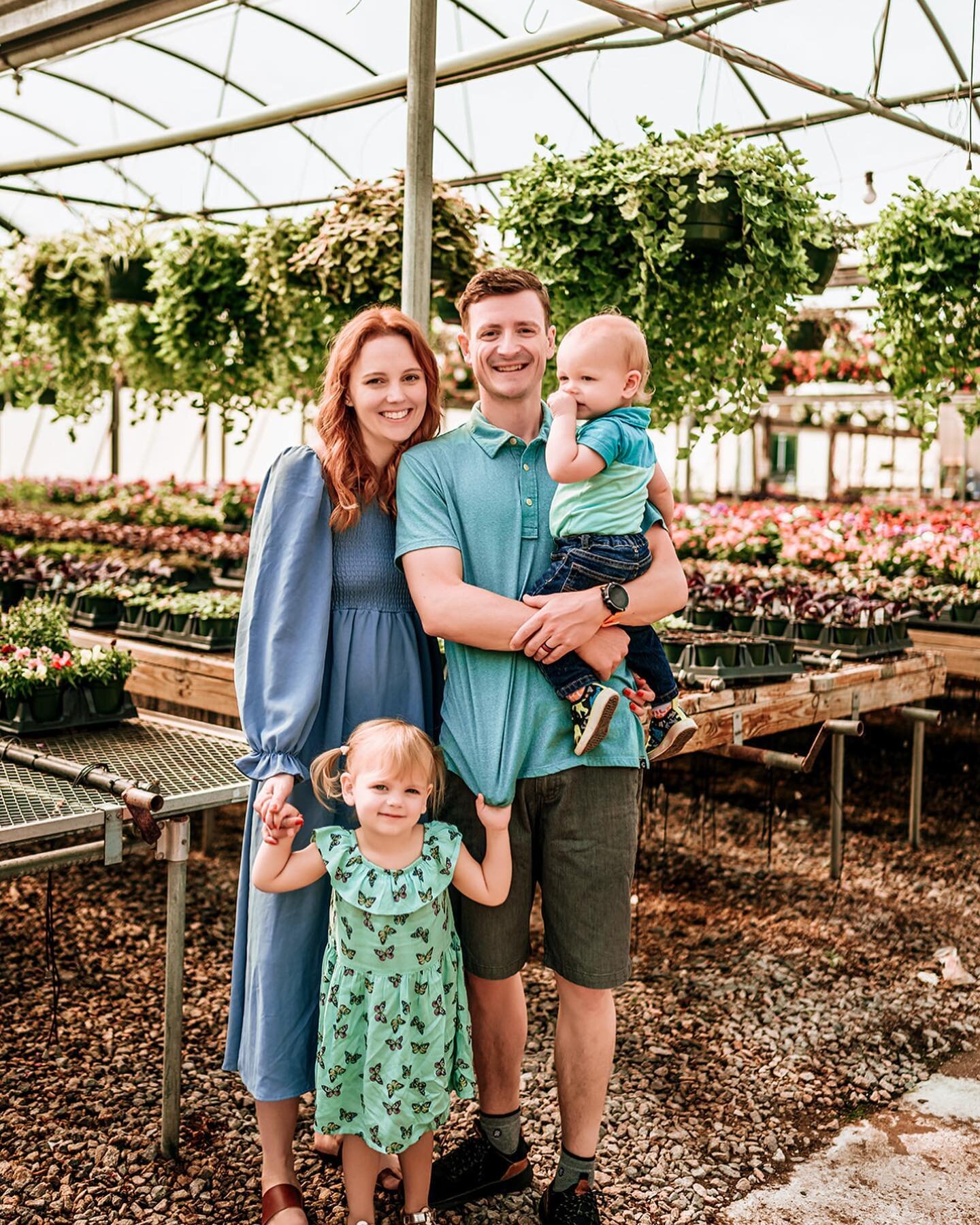 It&rsquo;s been a second since I&rsquo;ve shown a little more than just my face and amazing, flawless, sexy, seamless, incredible, jaw dropping extensions!

Here I am with my little Fam! This is my husband Kyle, daughter Lucille (3.5) and my son Reec