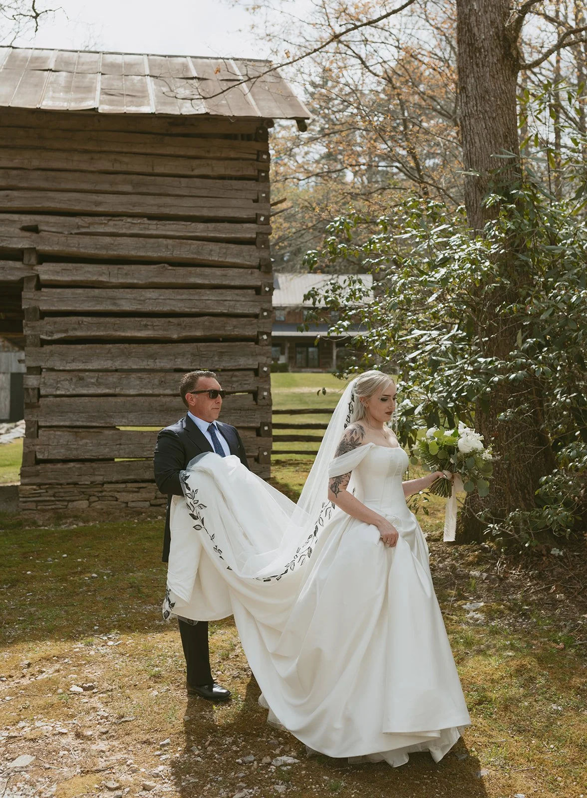 HighlandsNC-WeddingDay-FlatMountainFarm-Ceremony-021.jpg