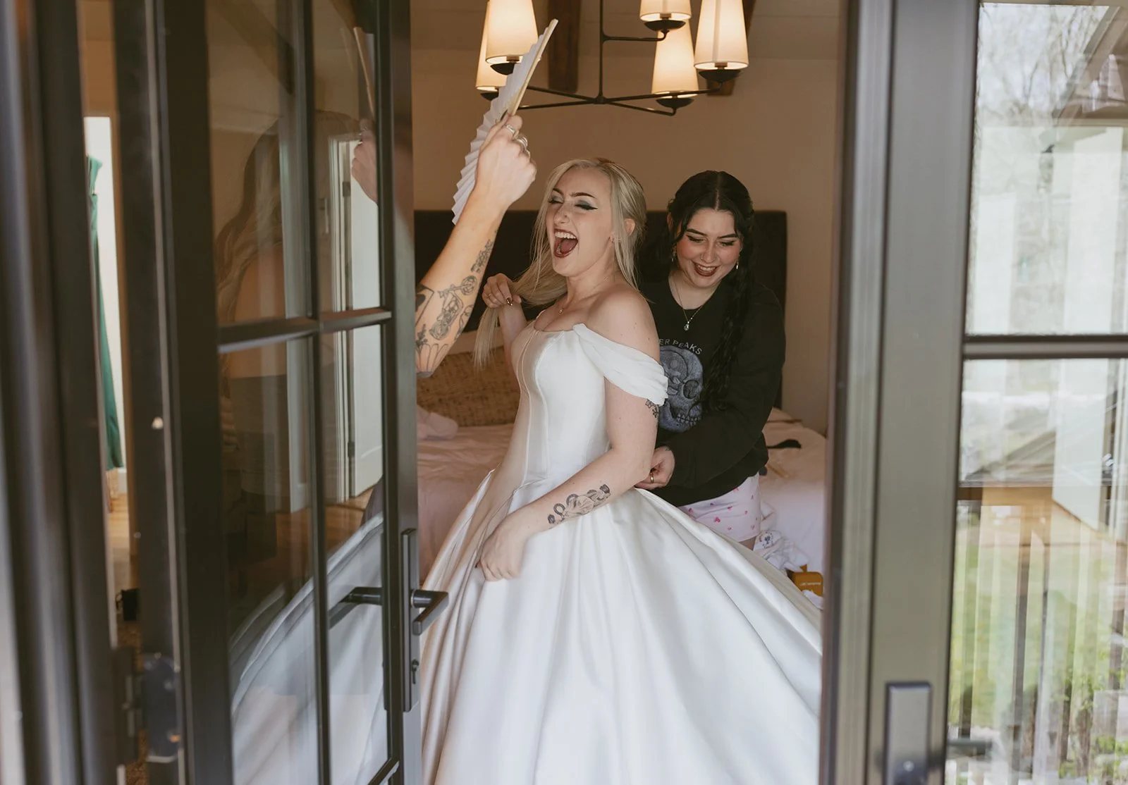 HighlandsNC-WeddingDay-FlatMountainFarm-GettingReady-37.jpg