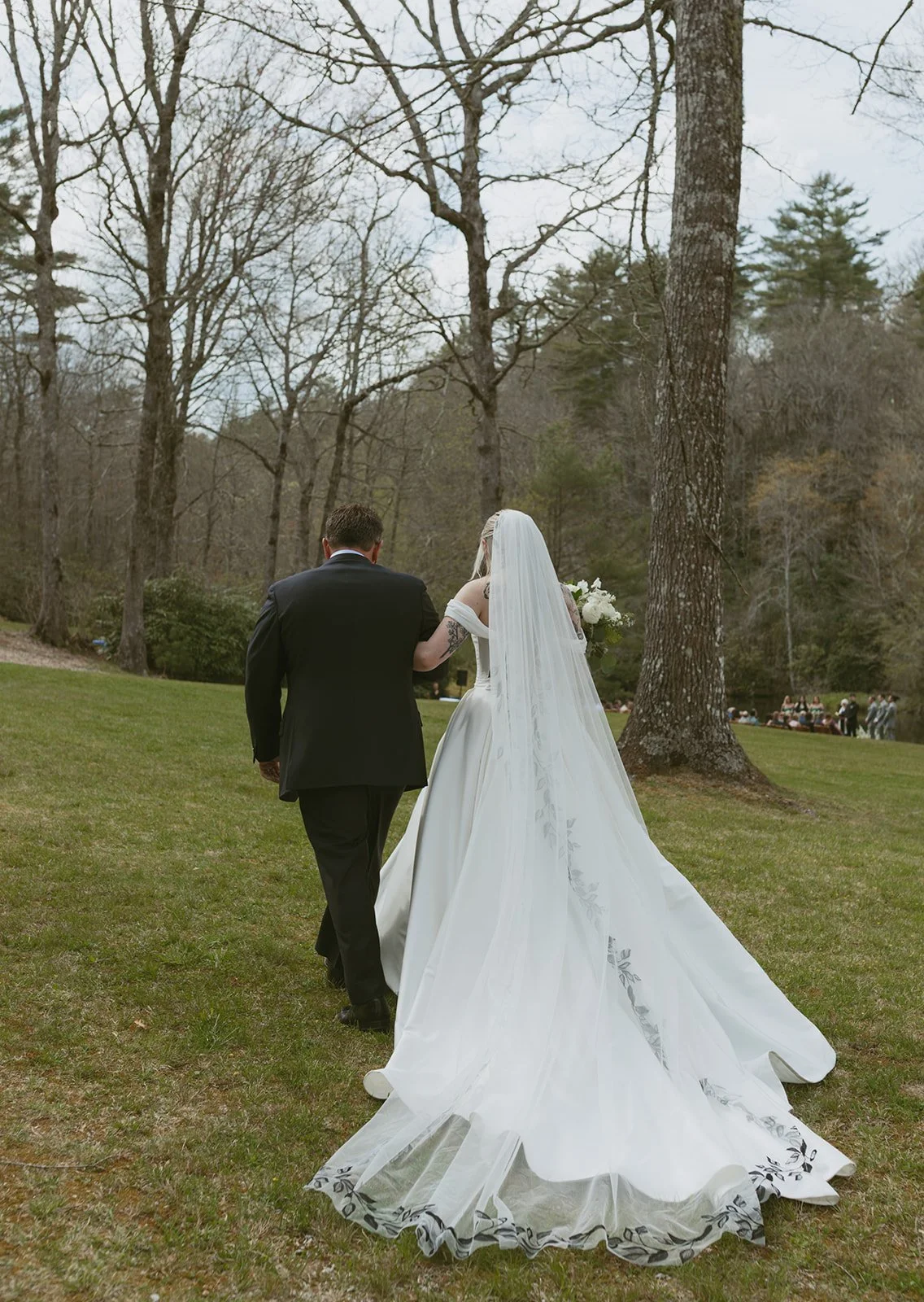 HighlandsNC-WeddingDay-FlatMountainFarm-Ceremony-039.jpg