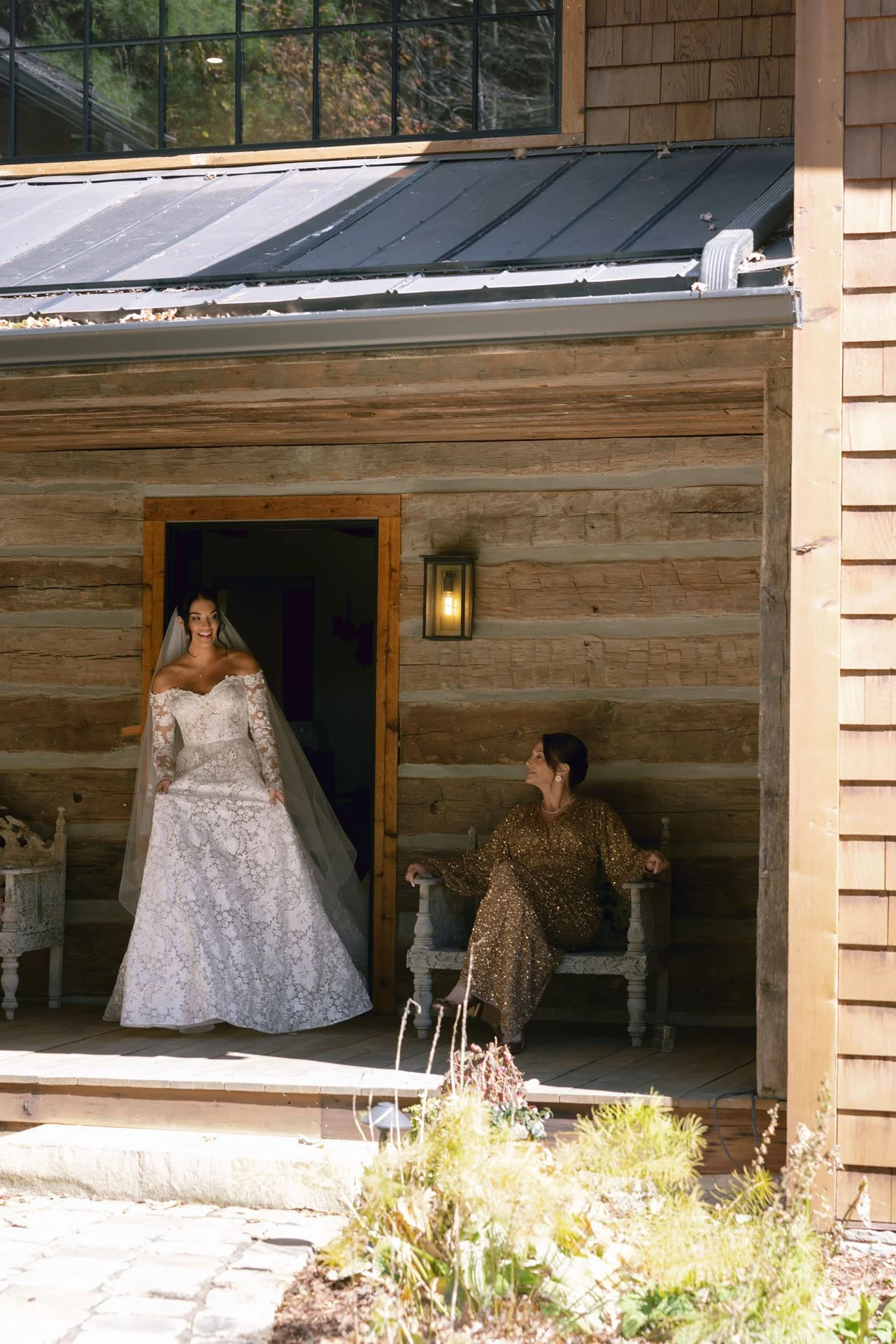 CarlyleThorntonRyanFrawley-B-Wedding-FirstLookGifts-0003.jpg
