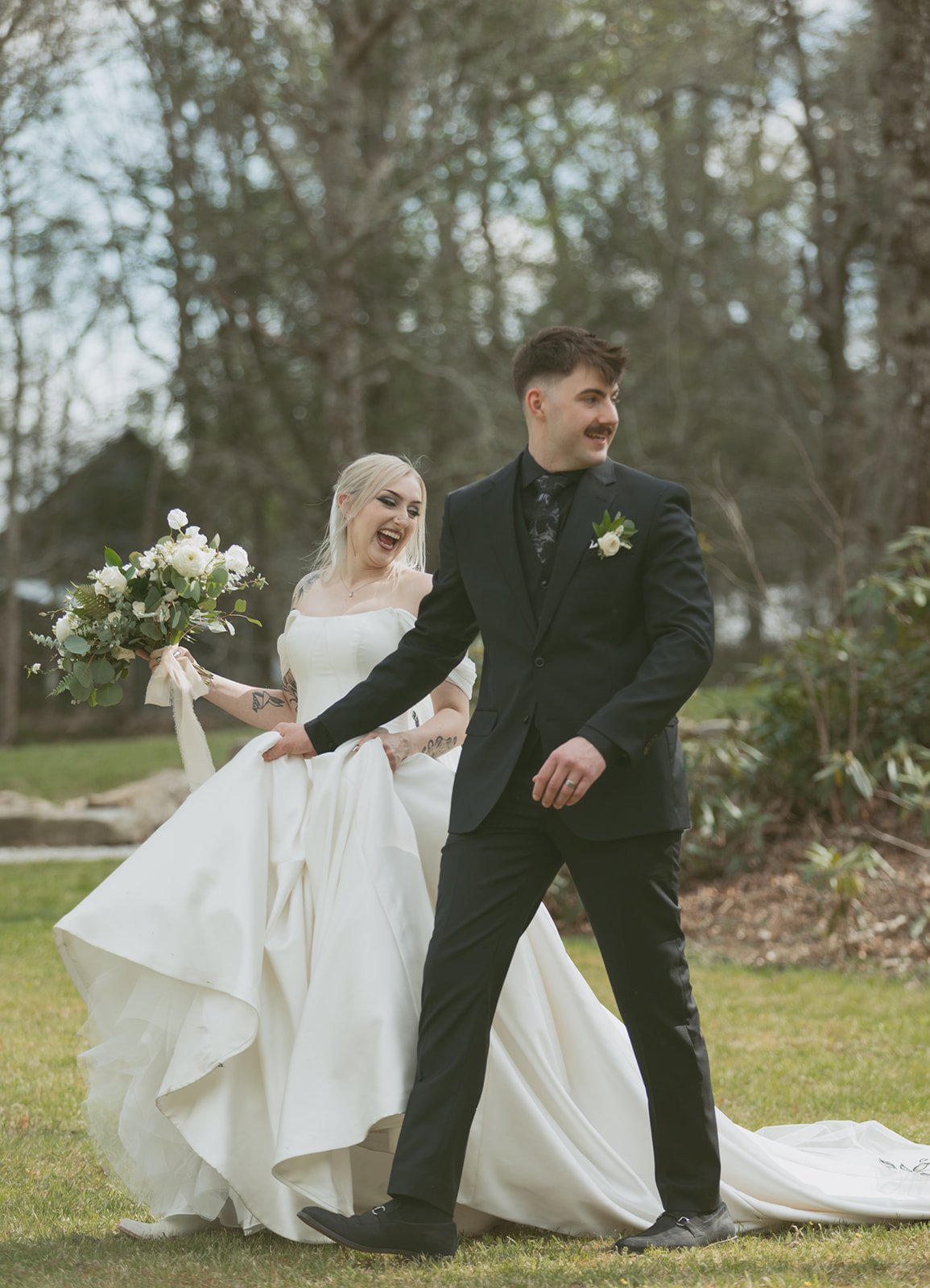 HighlandsNC-WeddingDay-FlatMountainFarm-Ceremony-122.jpg