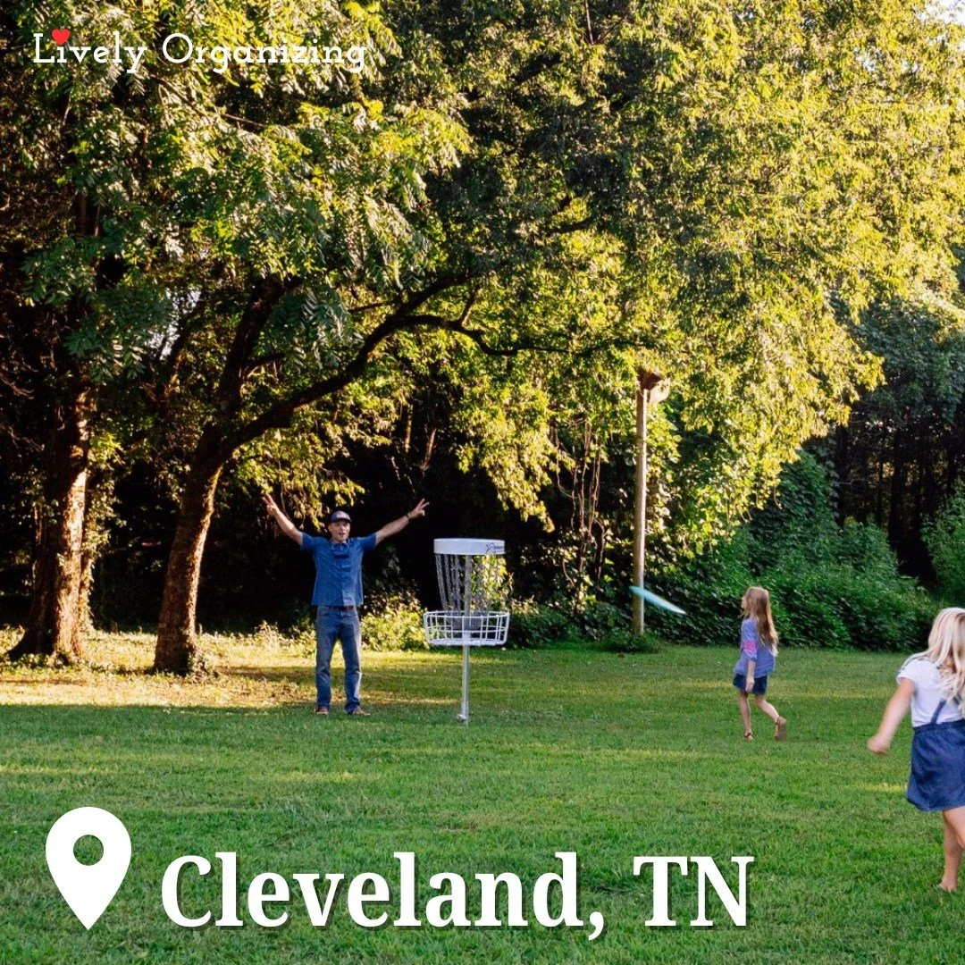 Fall Break is just around the corner, which means a handful of days back at home with our kiddos. 
Here are some fun, local activities that the whole family can enjoy:
-Art at the Square
-Playpalz Indoor Playground
-Apple Valley Orchard
-TN Aquarium