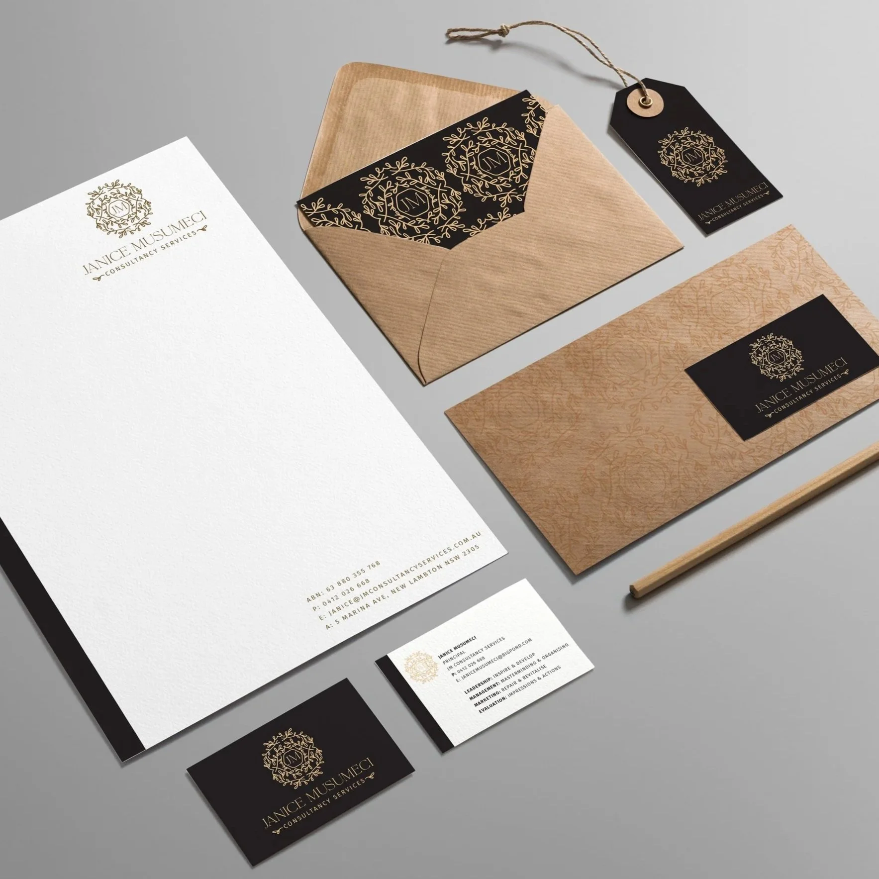05_Stationery_mockup.jpg