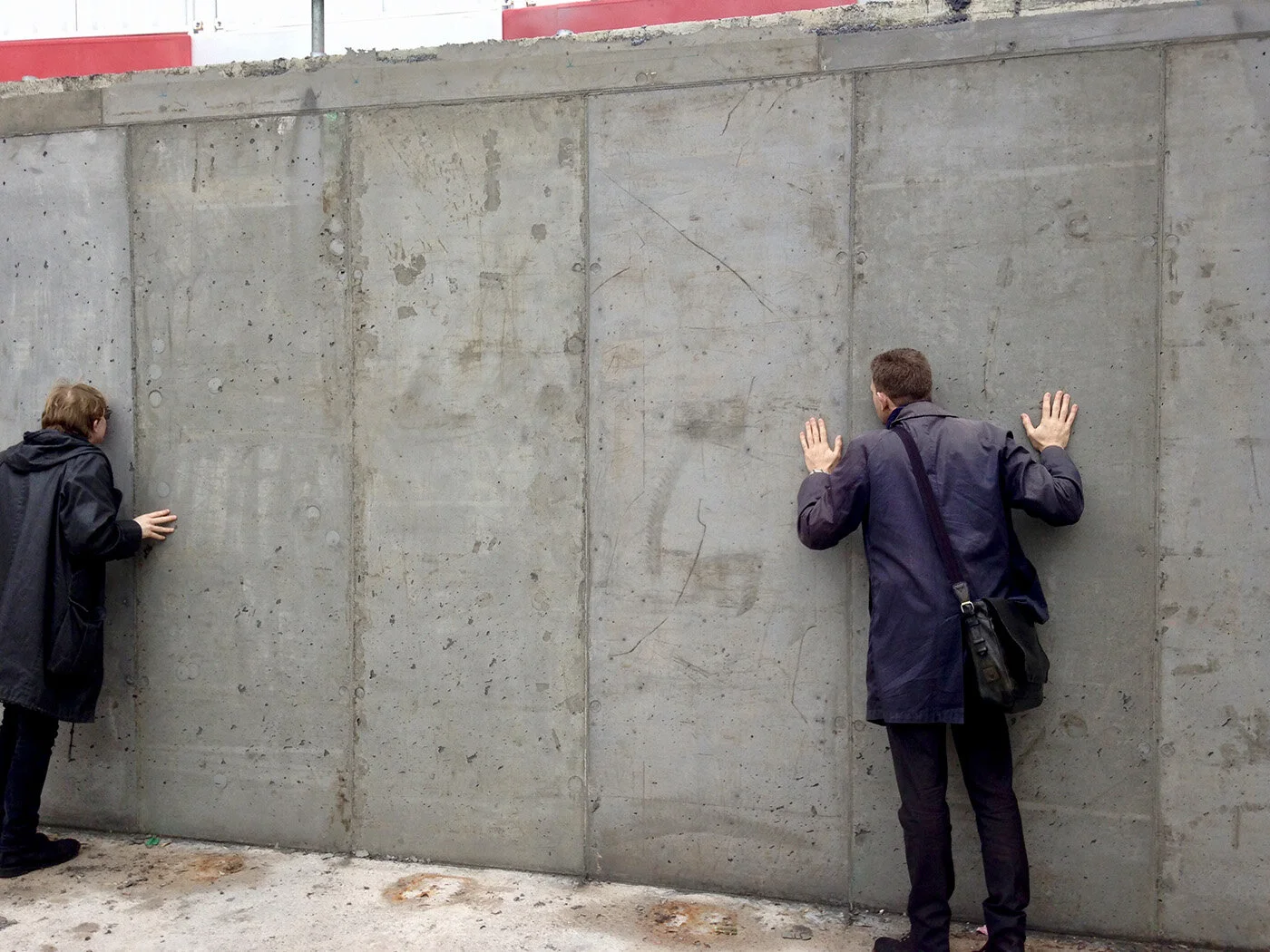 ROGER HIORNS: FREE TANK - PONY