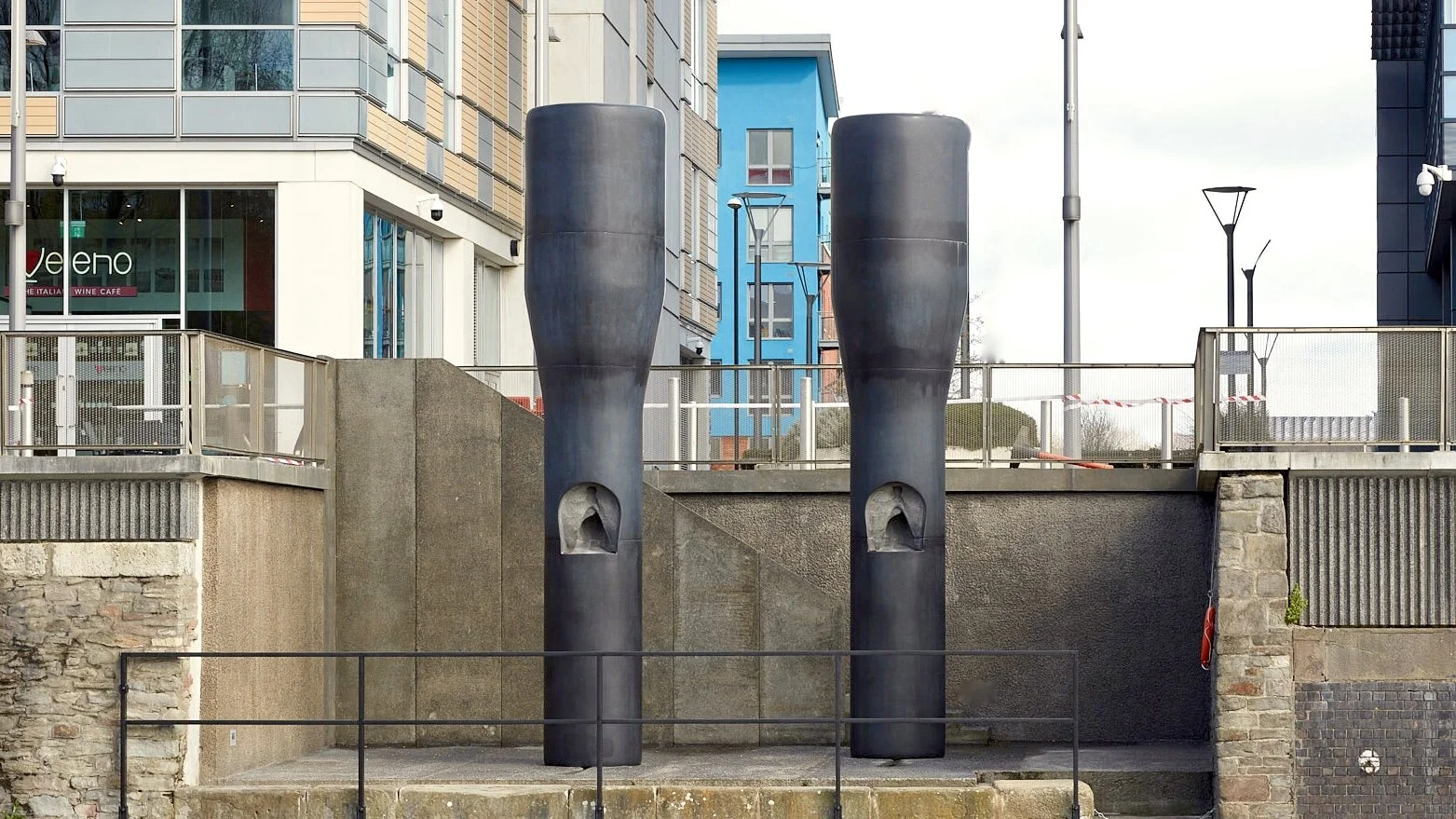 ROGER HIORNS: FREE TANK - PONY