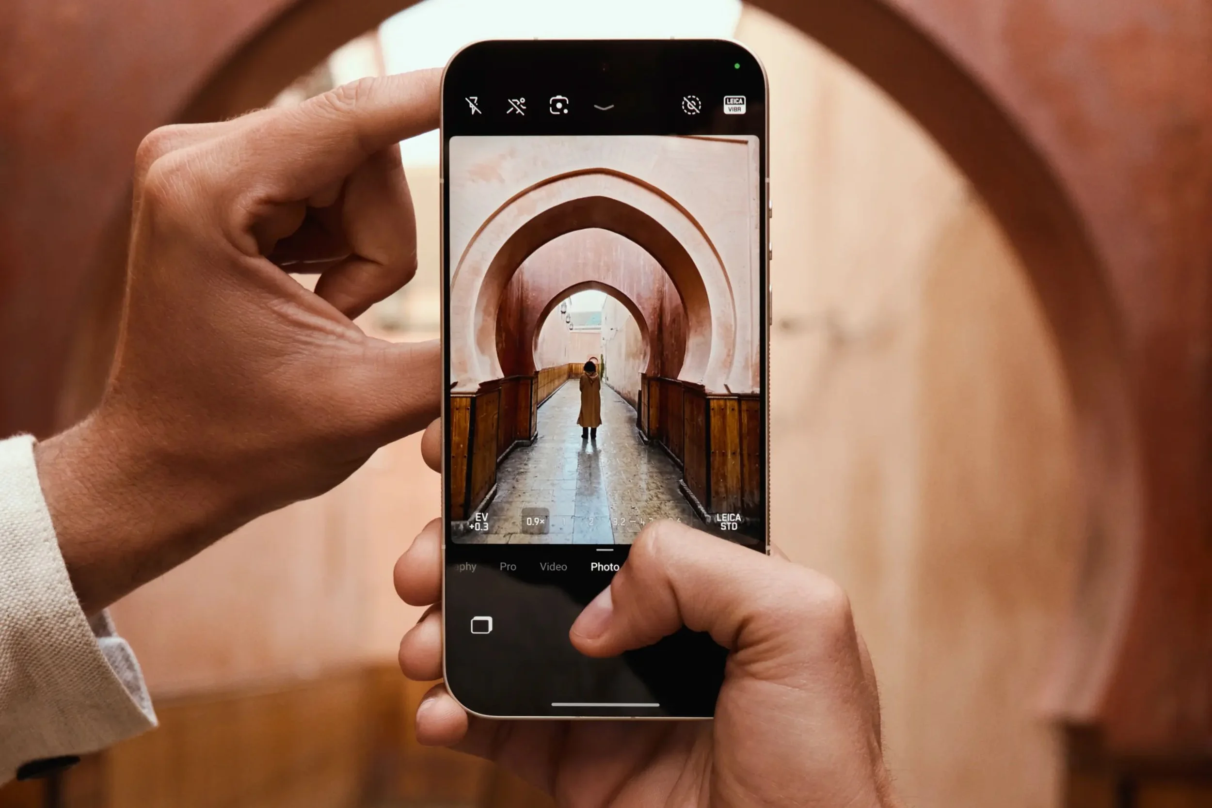 Leitzphone_Essential-Camera-Experience_02_3840-2560px_website.jpg