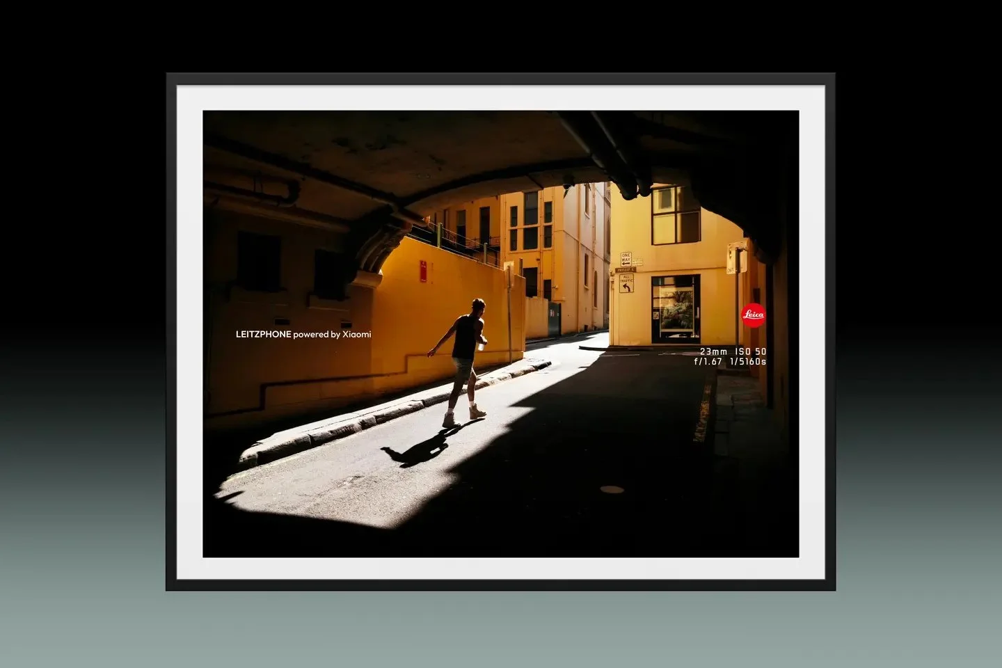 Leica_Leitzphone_educate_Leica_frames_3840x3560.jpg