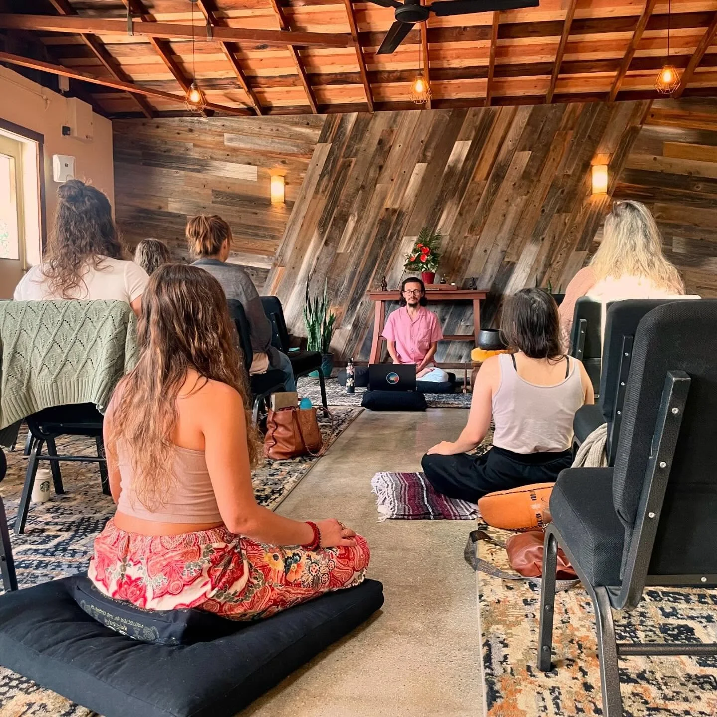 Deep gratitude for @asylabc leading us in a mindfulness, meditation, and embodied awareness workshop this morning; to @sitfeelheal for letting us use their beautiful space; and to our devoted teachers! 

Every month, we offer @yogaforallmovement teac