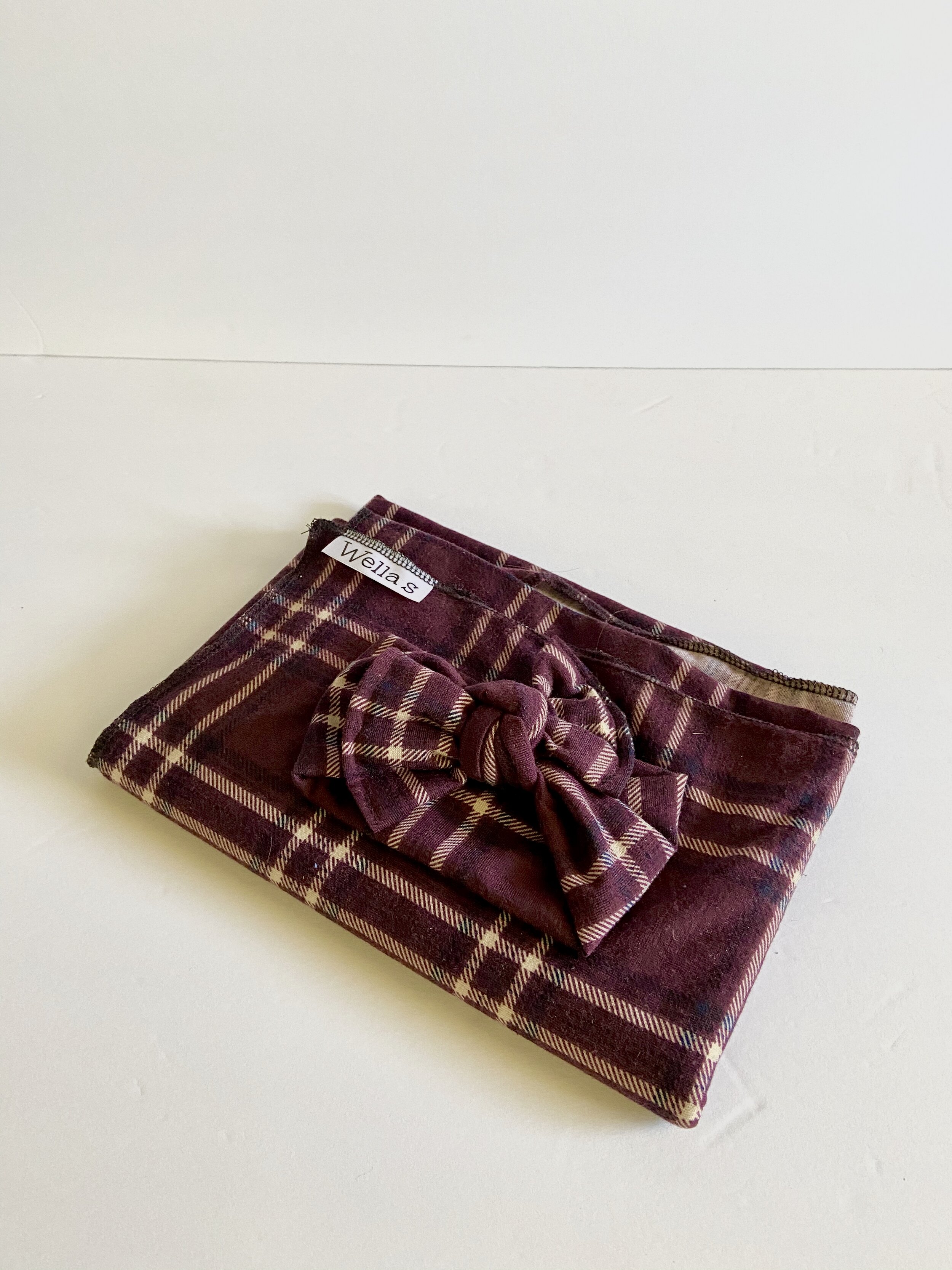 Maddie Swaddle w/ Bow