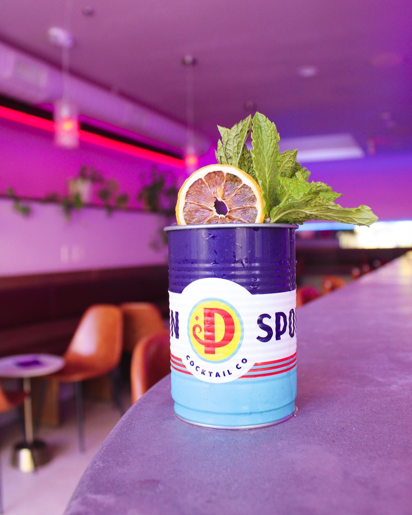 Love our Bourbon Smash Cocktail? 🍋 🌱 Good thing you can enjoy it in and out of our taproom then. 😉⠀
⠀
Order one in our tasting room, then grab a 4-pack to take home.⠀
⠀
#plainspoke #plainspokecocktails #midwestmade #wisconsincocktailbar #travelwis