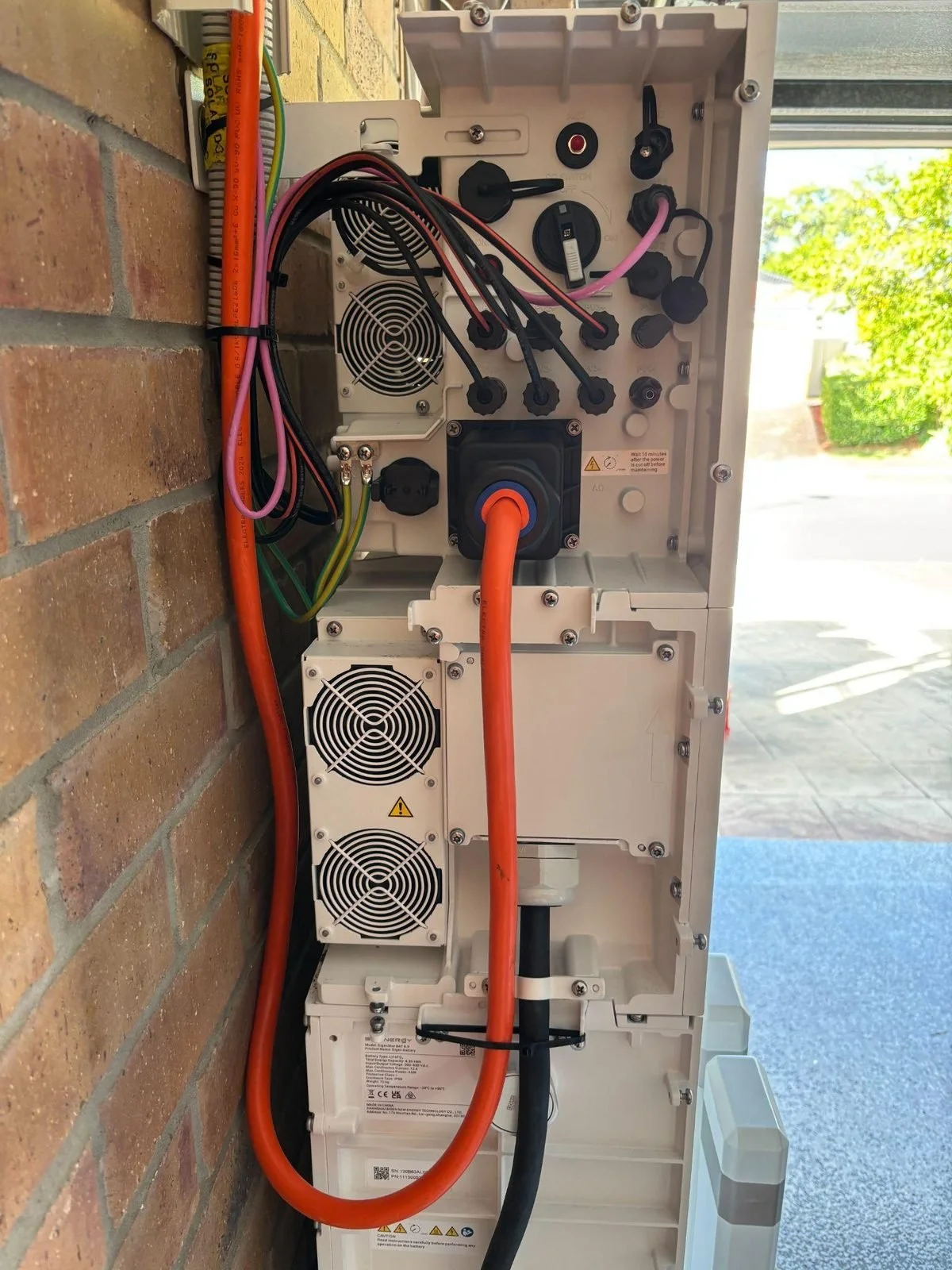 evolved-solar-molendinar-sigenergy-inverter-dc-cabling.jpg