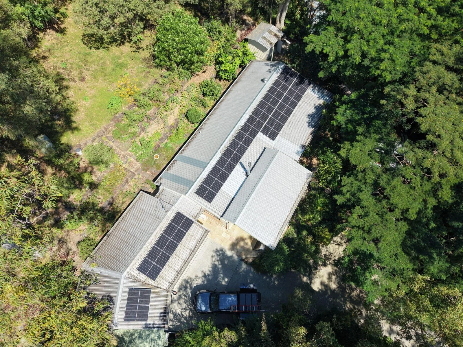 evolved-solar-mudgeeraba-drone-view-solar-panel-array.jpg