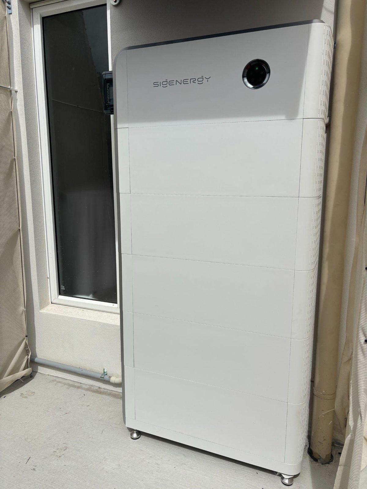 evolved-solar-pimpama-sigenergy-40kwh-battery-stack.jpg