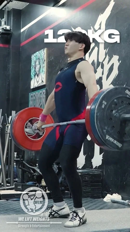 Snappy&crisp! 💥💥💥
Kamiya working up to 136kg! Check out how aggressive he is with his turnover when he goes under the bar.