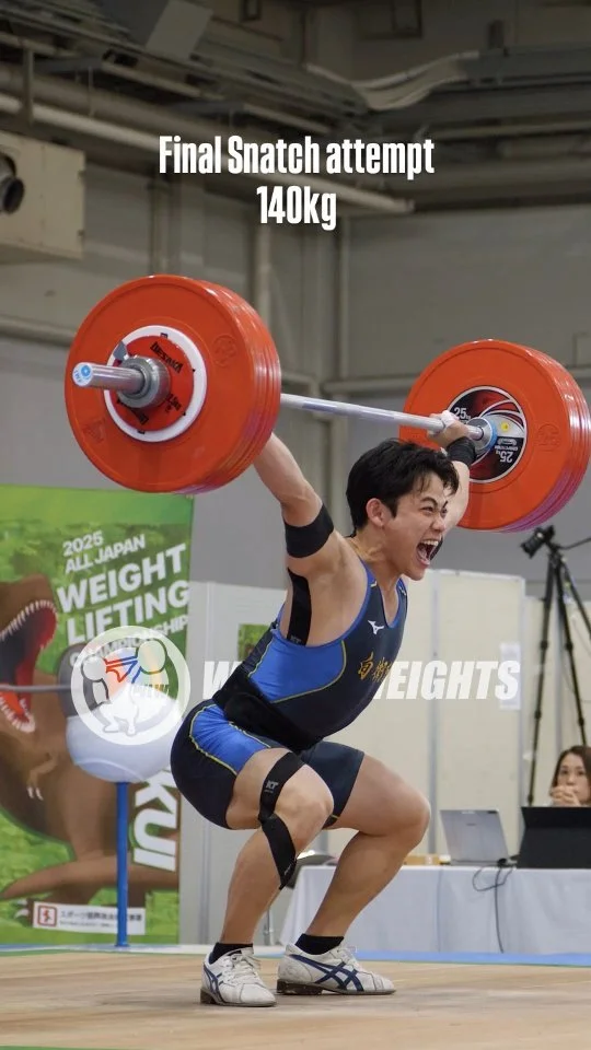 Sato Kotaro (m73kg) coming in clutch on his third attempt in the snatch! He added weight despite missing both his previous attempts.
🔥🔥🔥🔥
