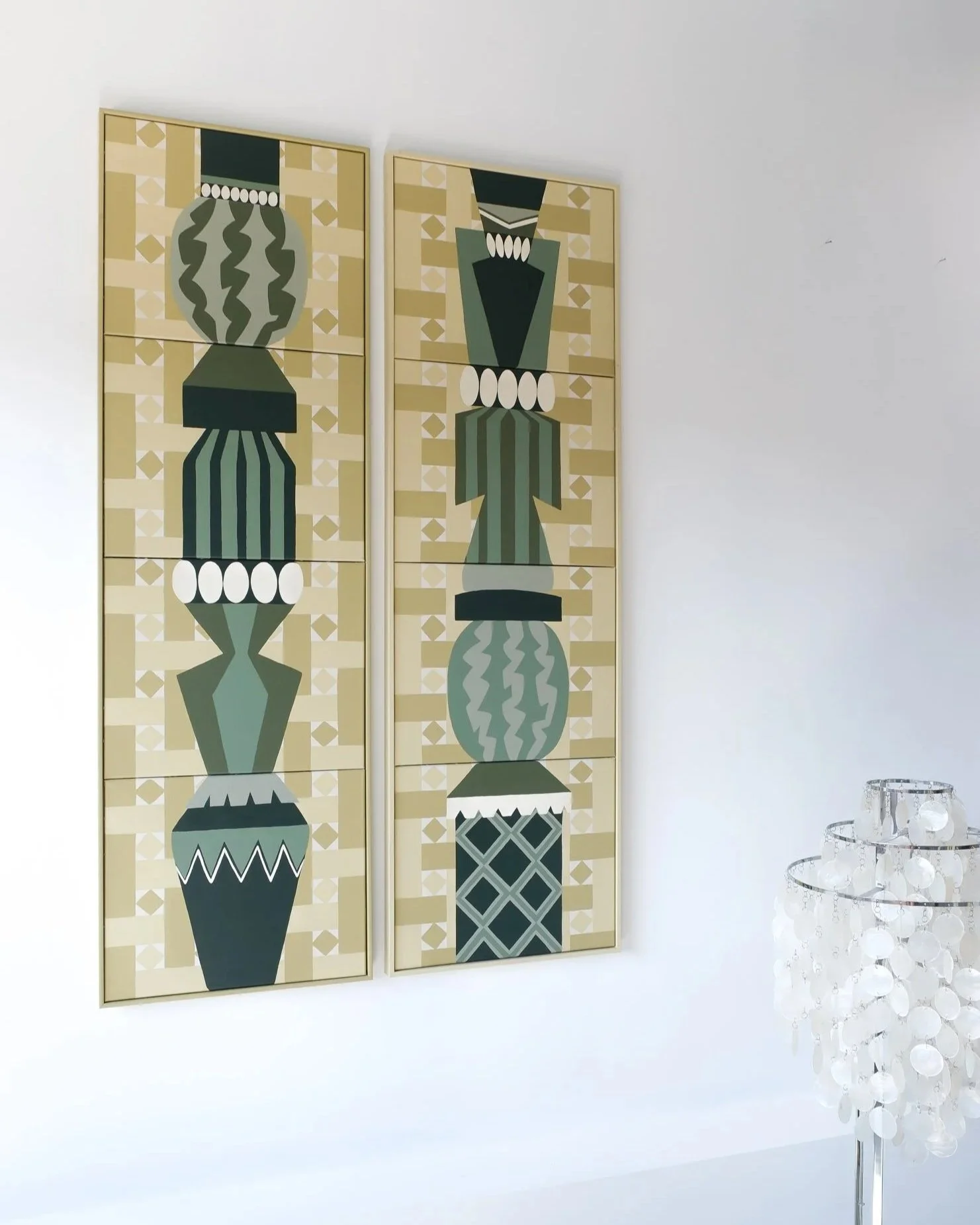 Diptyque Totems Zelliges Verde I et II — vue de biais — acrylique sur toile — Charlotte Lemaire Thimel