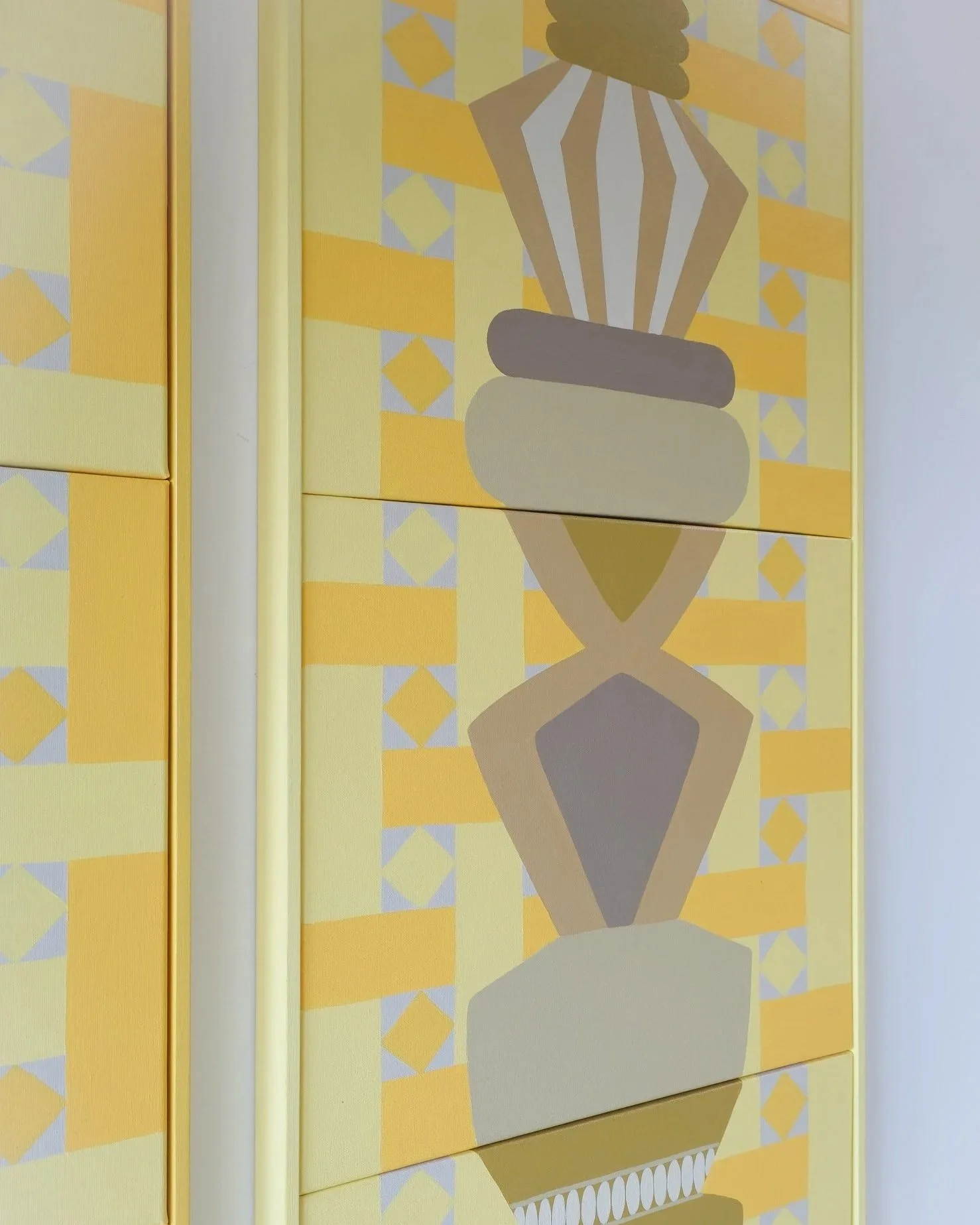 Détail Totems Zelliges Amarelo — géométrie et textures — peinture acrylique — Charlotte Lemaire Thimel
