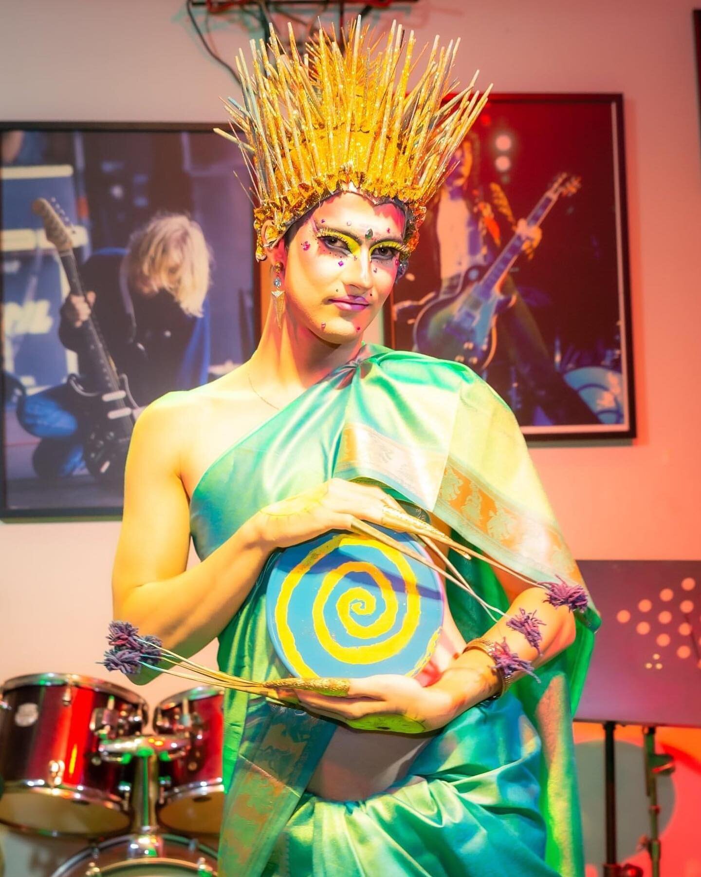 Will you let me in. . . ?
From the new event series Draggy Queen in Town, taking place every third Saturday at @zzyzxbarkaohsiung in #kaohsiung
PC: @williamcsu
