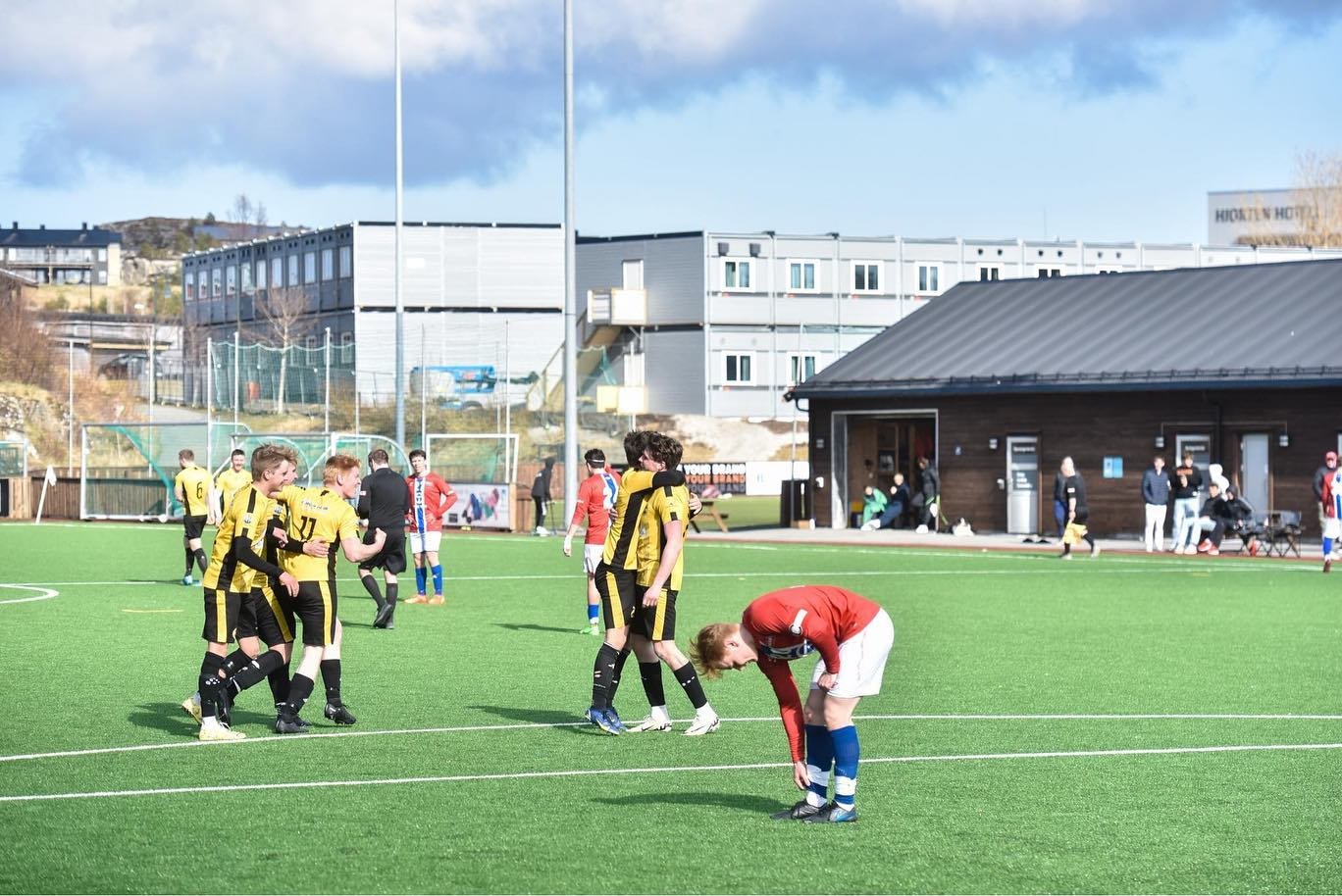 Porr seier i hitra idrettspark. Adrian Ranheim putter p&aring; overtid &aring; sikrer tre poeng, en null. Neste match p&aring; onsdag, borte mot ntnui