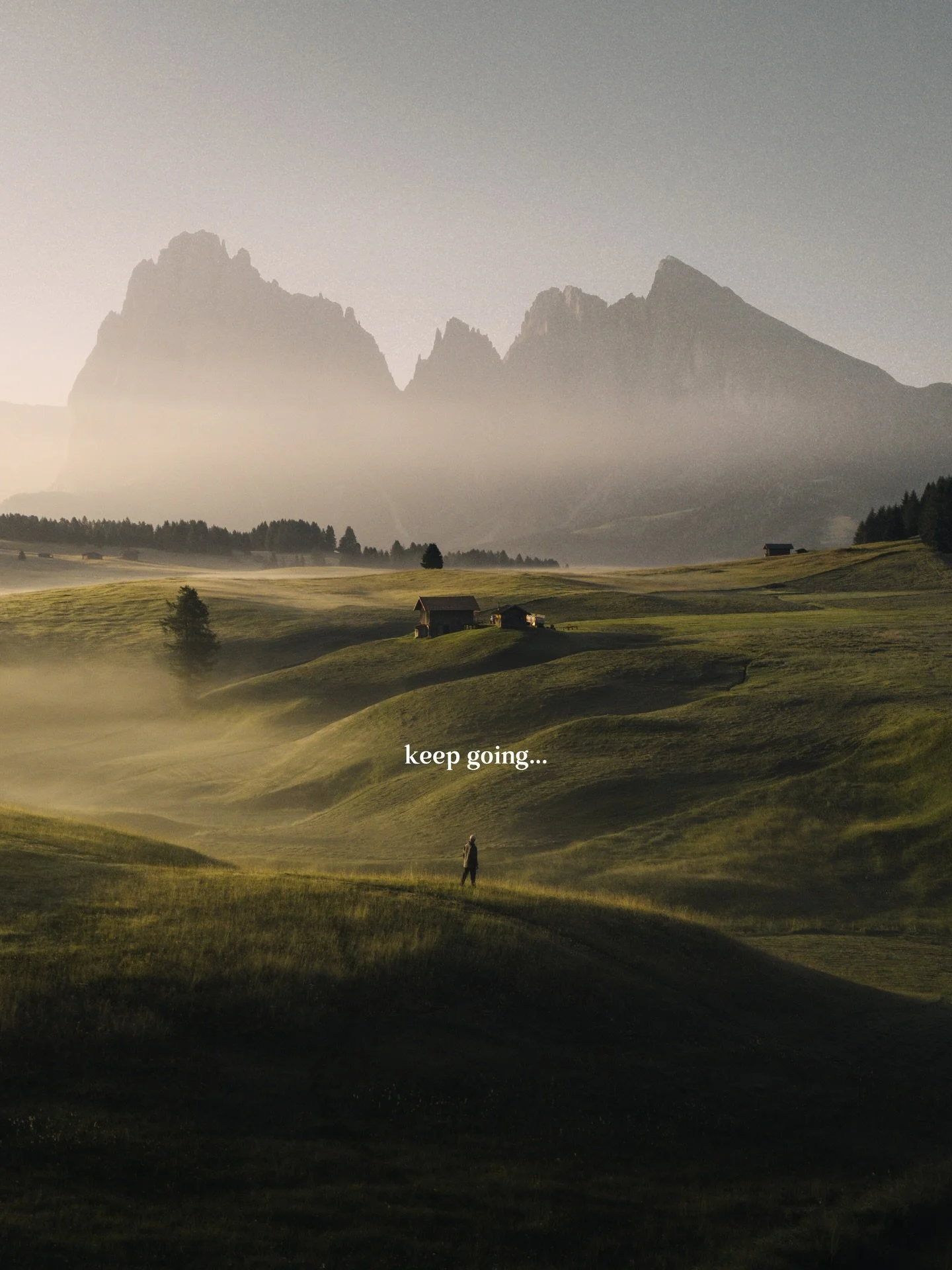 The road will take you where you need to go&hellip; 🫶

#dolomites #photographer #mountains #lookslikefilm #dronephotography