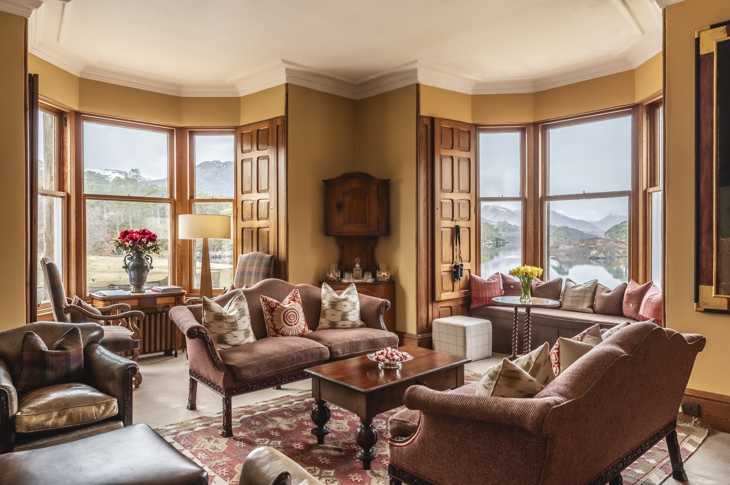 Glen-Affric-Scotland-Highlands-Luxury-Living-Views-Interior-Locj.jpg