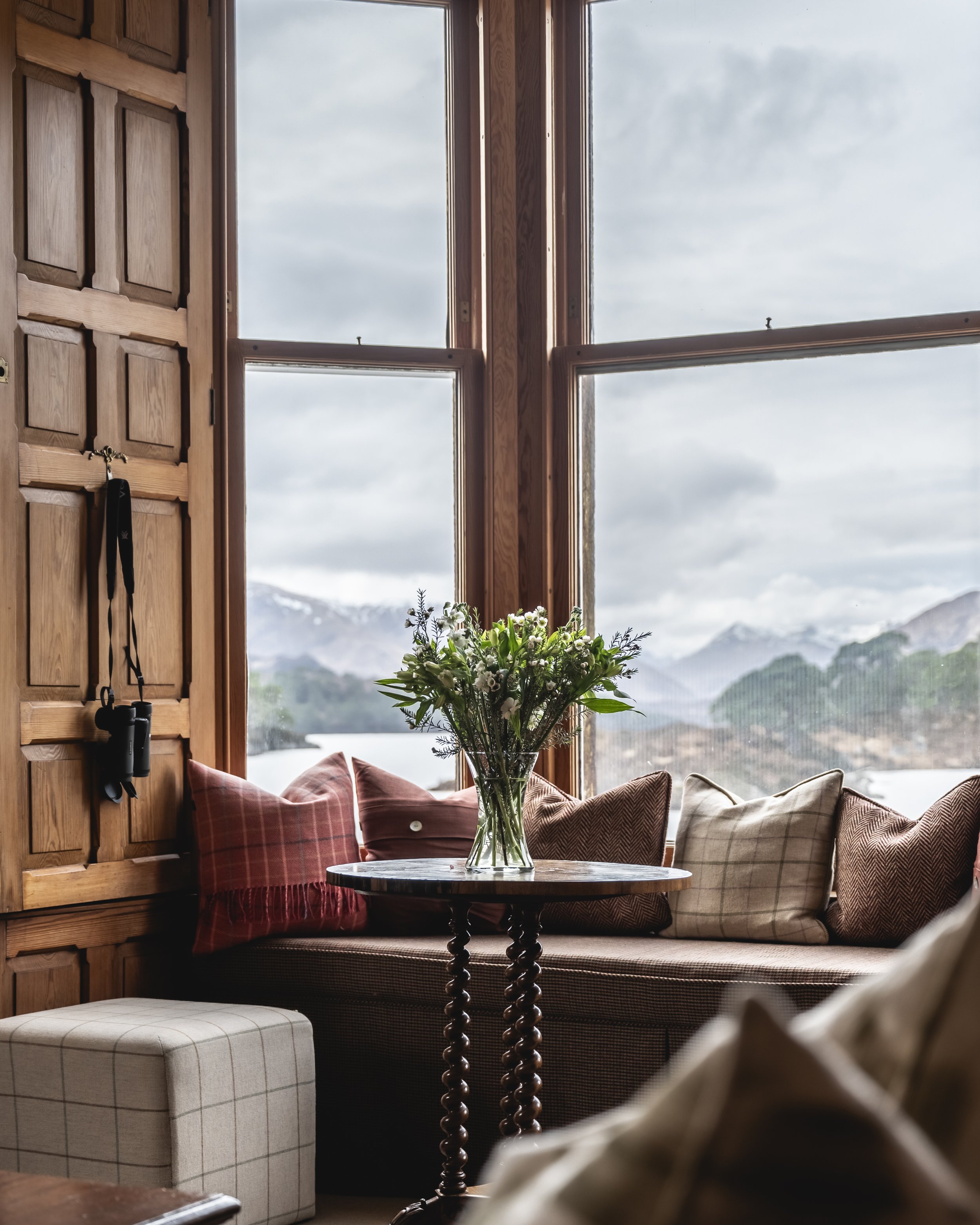 Glen-Affric-Scotland-Highlands-Luxury-Sitting-Room-View.jpg