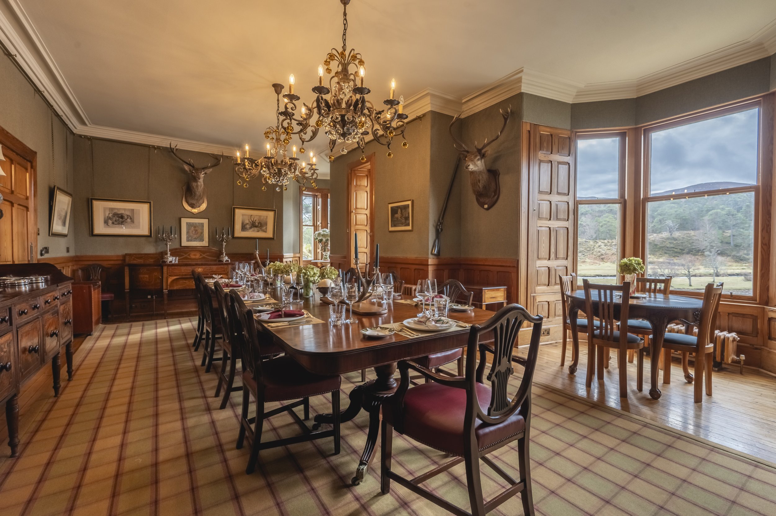 Glen-Affric-Scotland-Highlands-luxury-diningroom-inside.jpg
