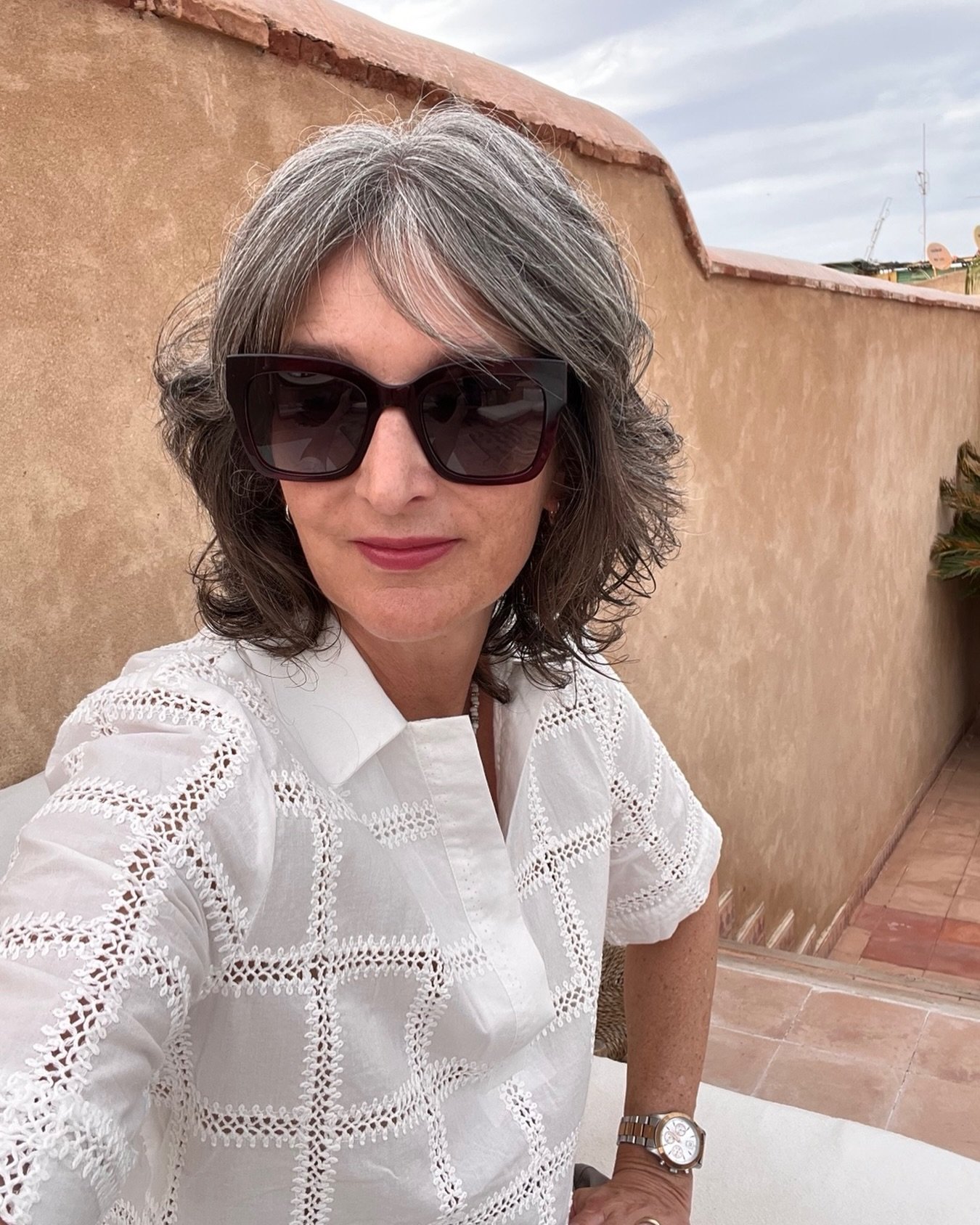 Early evening in Marrakech 🇲🇦 Still warm now but will be cool later, so you need sleeves!

I bought this @mango shirt in the sale last year, first time wearing this holiday holiday⛱️

#personalstyling #personalstylistmanchester #holidaystyle #wiwto
