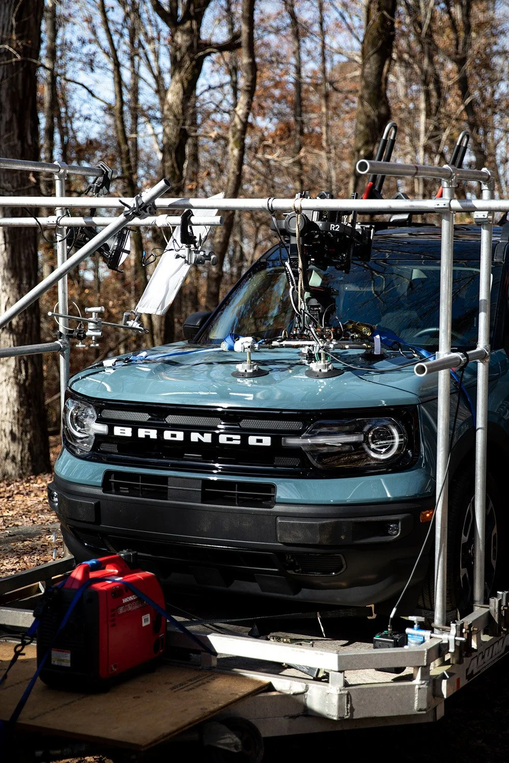 Process trailer rig for character shots with Ford Bronco Sport.