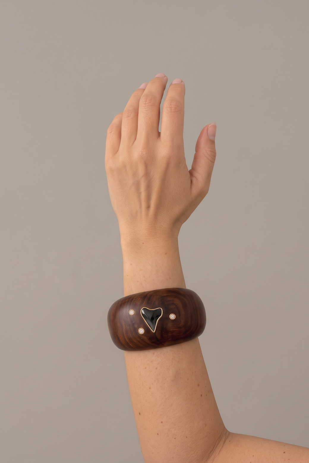 DRxTC-BullCuff-Lifestyle-Longer.png