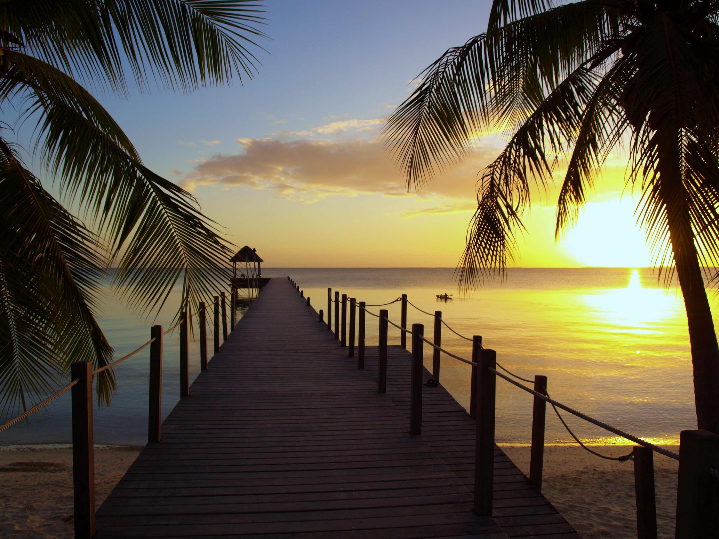 Fakarava sunset copie.jpeg