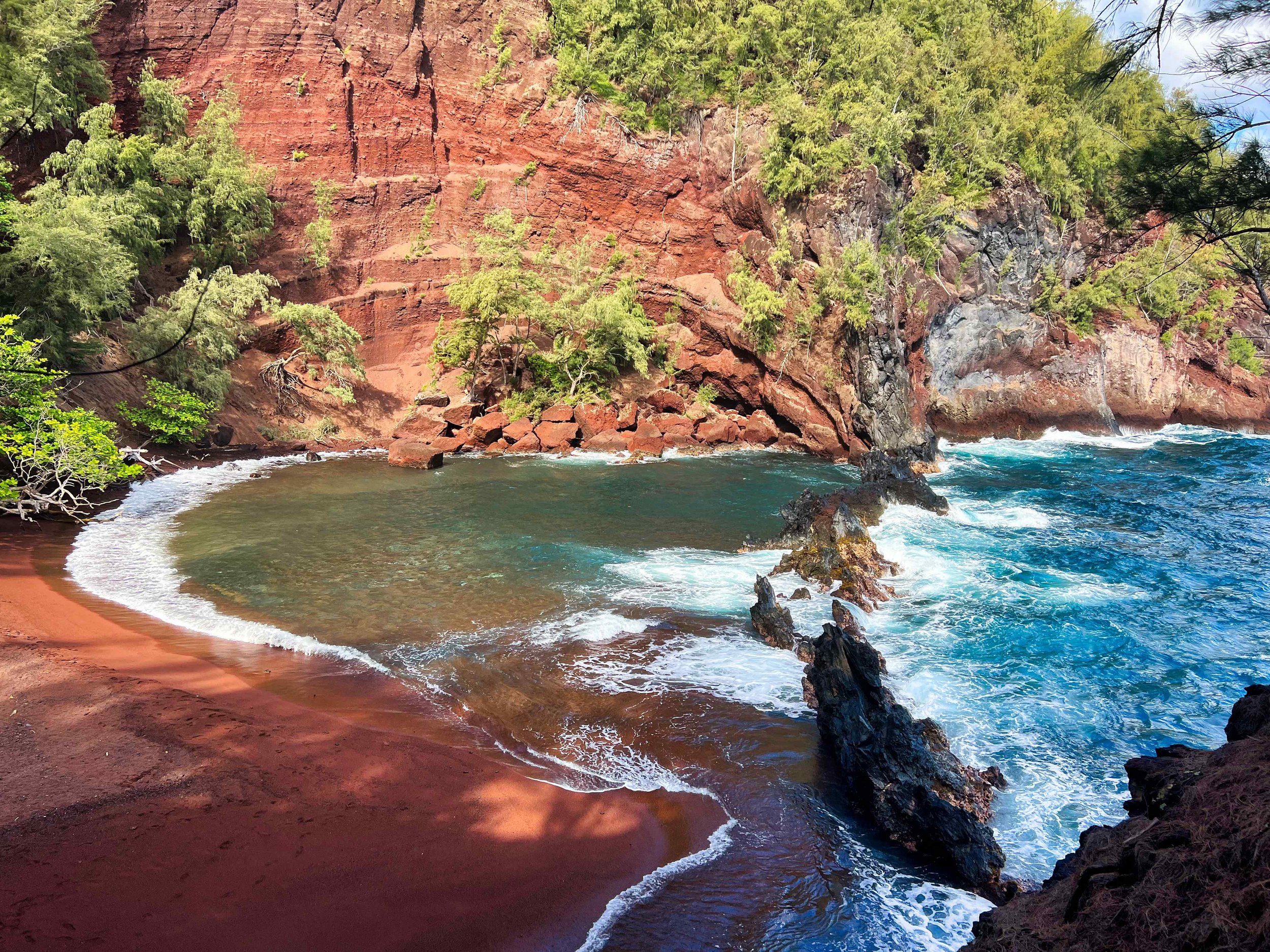 Hawaii-red-beach.jpeg