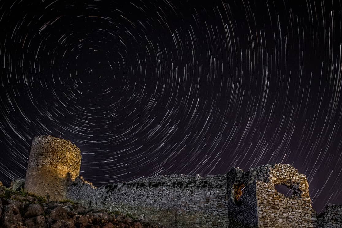 #startrails #polaris #polaris #startrail #startrailspro #startrailchasers #longexposure #astrophotography #startrailsphotography #argos #argosgreece #larisacastle #argolida #greece_moments #greecestagram #greece🇬🇷 #astrophoto #astronio #liveforthes