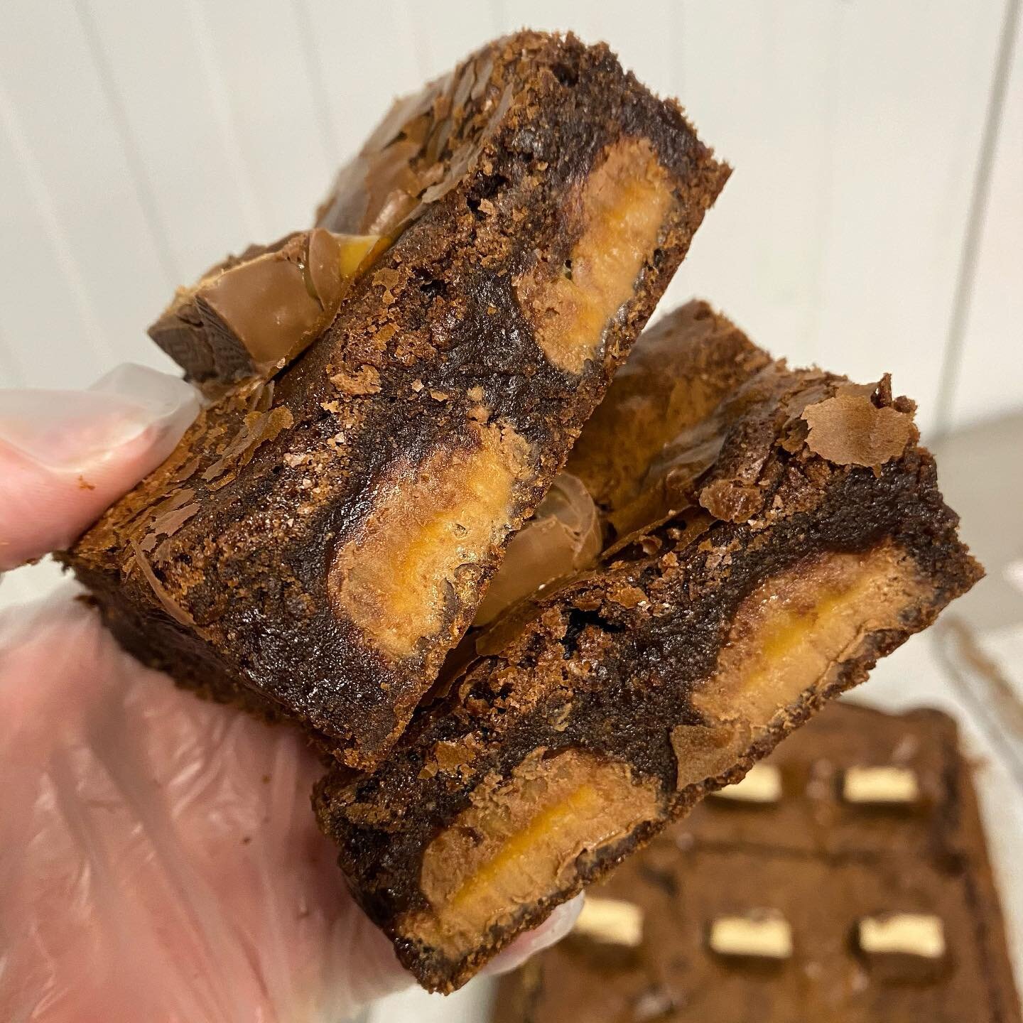 Gooooood morning &amp; happy Saturday brownie babes 😍 Today you can catch us at Warwick Market with our incredible, handmade brownies &amp; Blondies 🤩🤩 Flavours available include Mars Bar, Nutella &amp; Ferrero Rocher, GF Wispa Gold and Snickers &