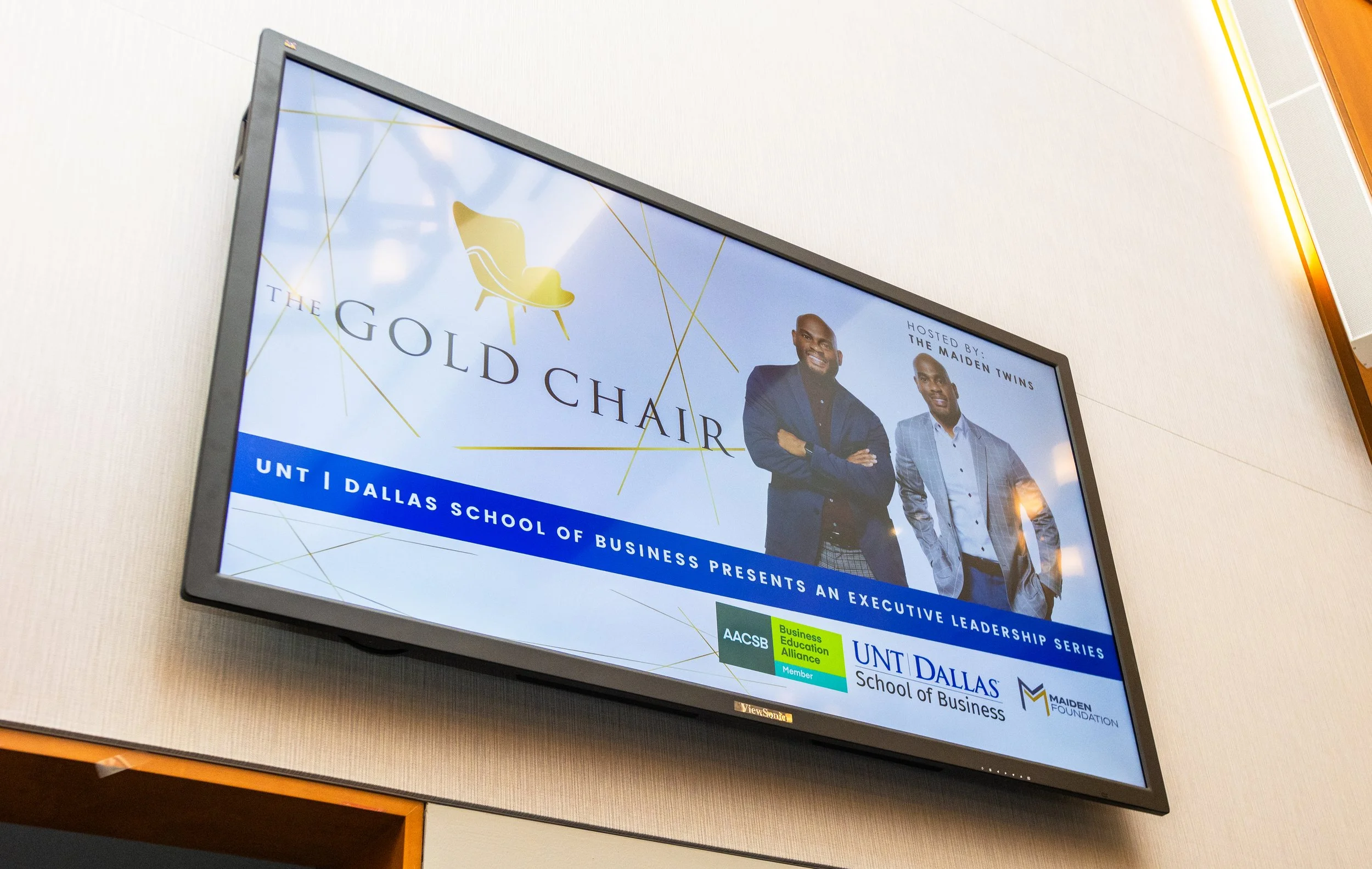 GoldenChair-untdallas-50.jpg