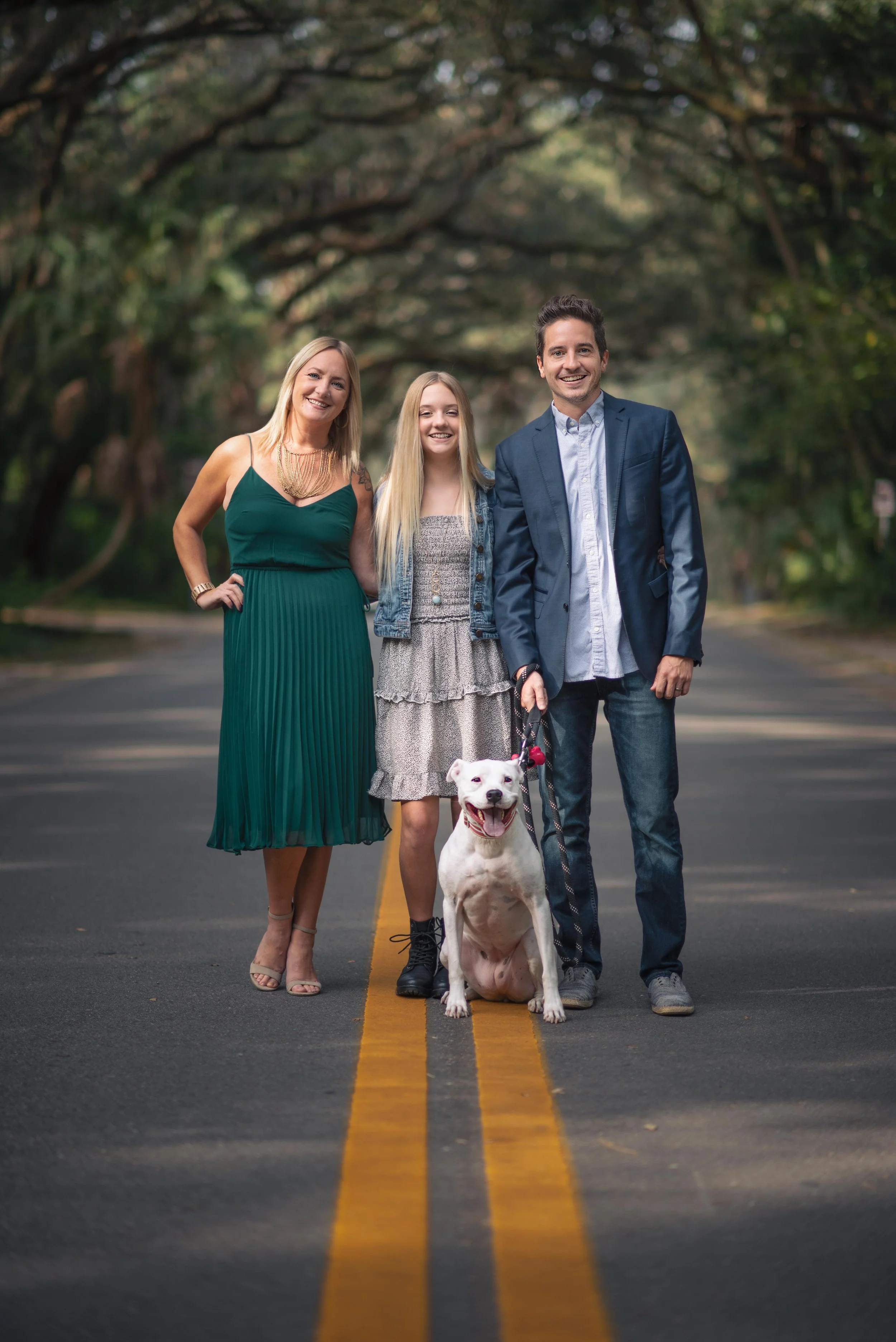 Classic Family Portraits in One of Tampa Bay’s Most Scenic Parks
Philippe Park’s canopy-covered roads and bayfront light create the perfect mix of natural beauty and refined style. Ideal for families wanting timeless images ready to frame.
 Now booki