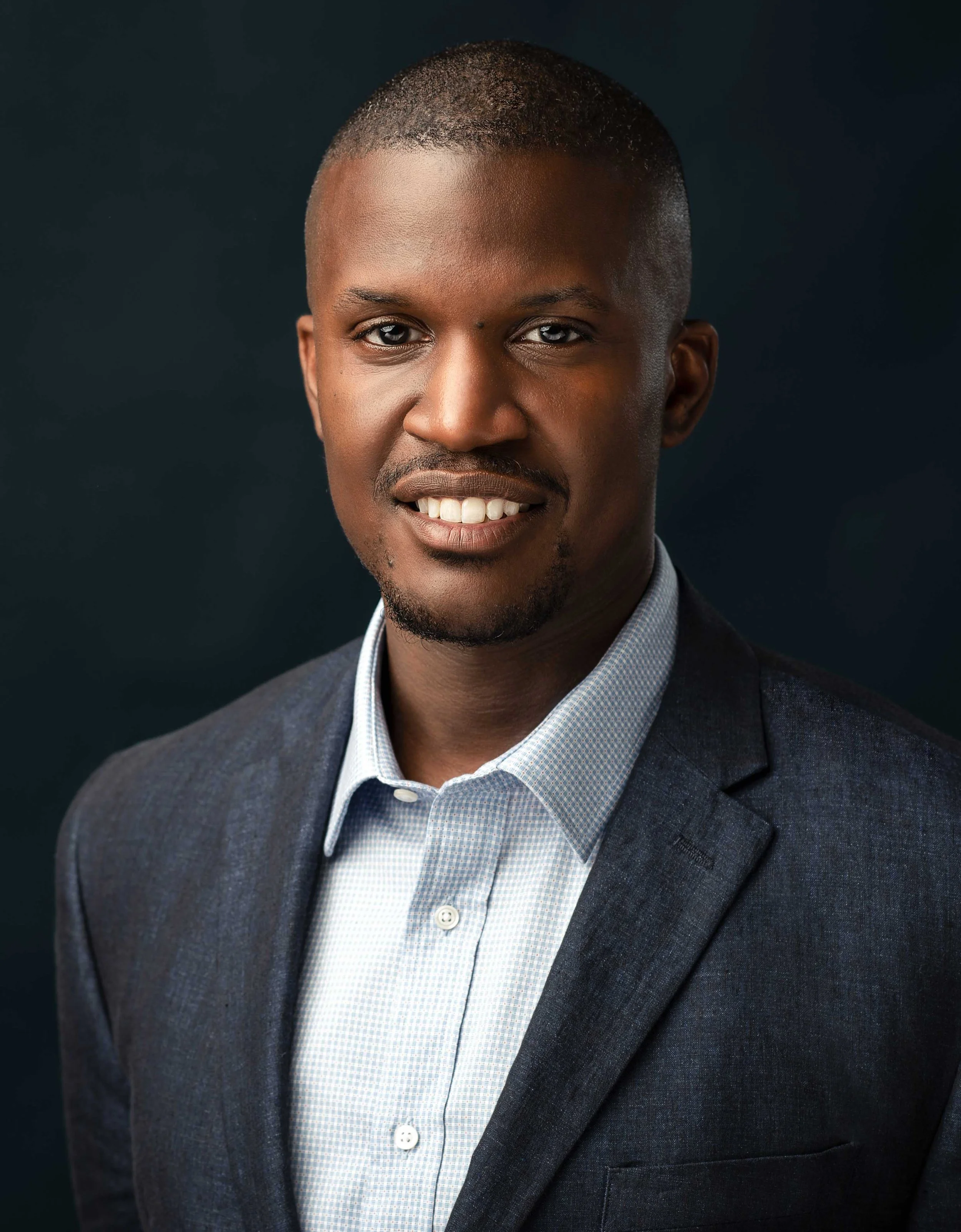 Elevate Your Brand With Strategic Visuals
Modern leaders need more than a nice photo—they need a visual strategy. We build branding headshots that align with your voice, your leadership style, and your business goals.
Tampa Bay executive branding and