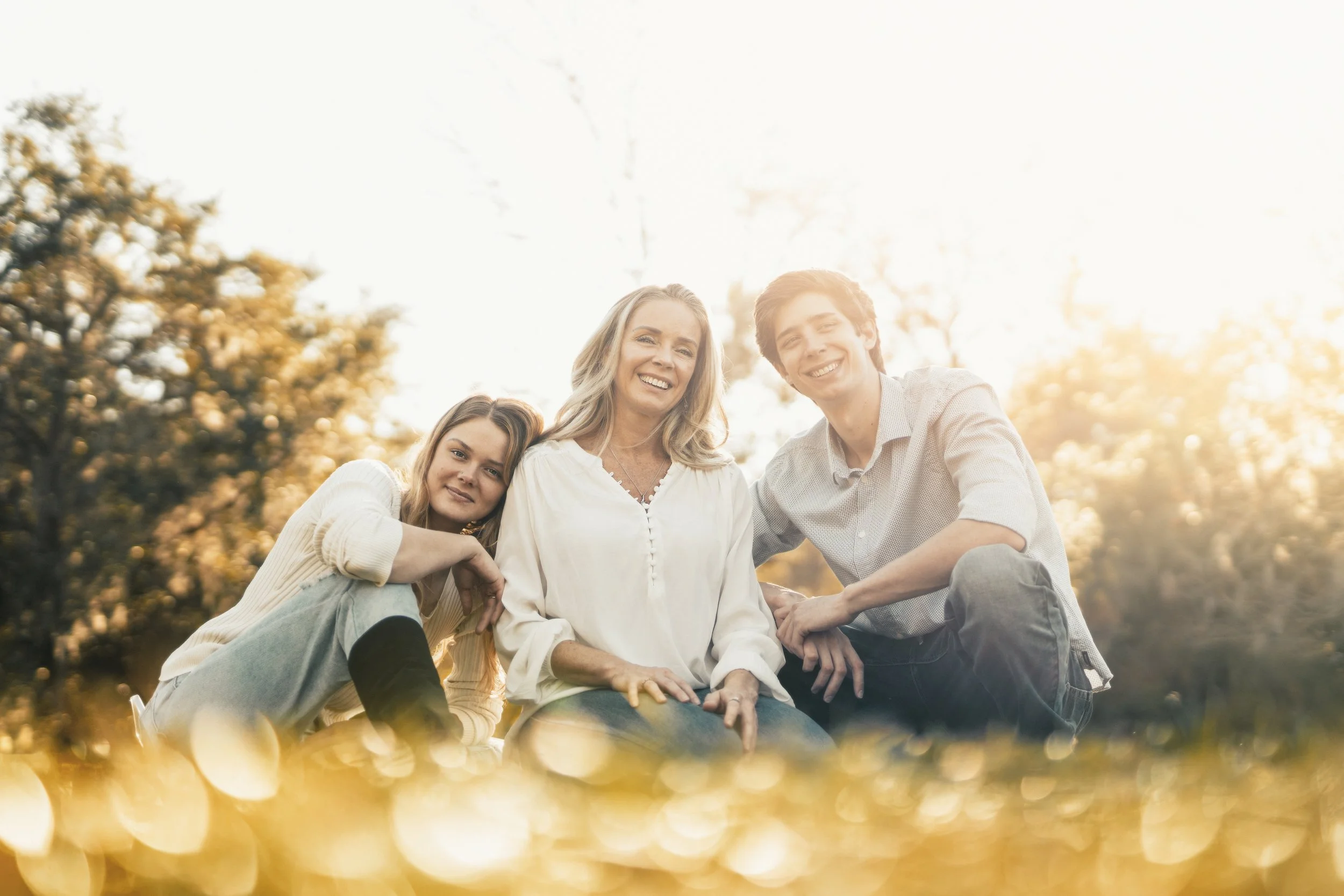 Tampa Family Photographer Specializing in Natural, Joyful Portraits
From Hyde Park to Carrollwood, I help families create heirloom-quality portraits filled with real emotion and connection.
Serving all of Hillsborough and Pinellas County for family p