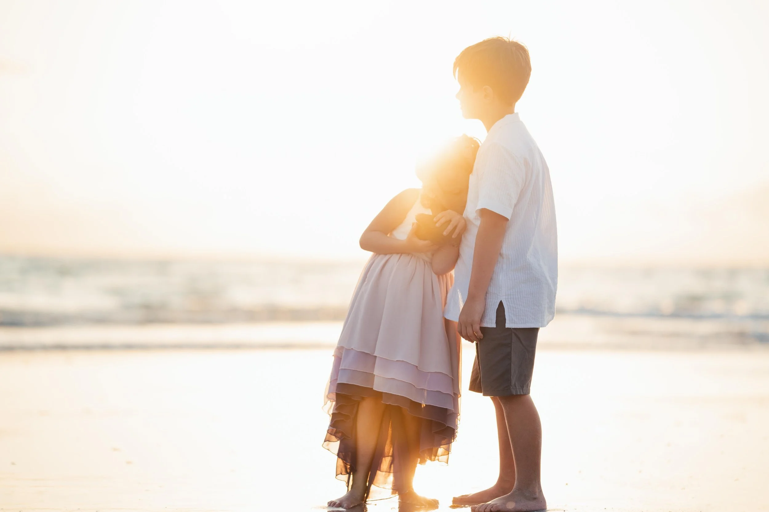 Palm Harbor & Dunedin Family Photographer for Sunset Sessions
Some of the most breathtaking backdrops for family portraits are in Palm Harbor, Dunedin Causeway, and Honeymoon Island. Let’s create golden hour magic together.
Ideal for families wanting