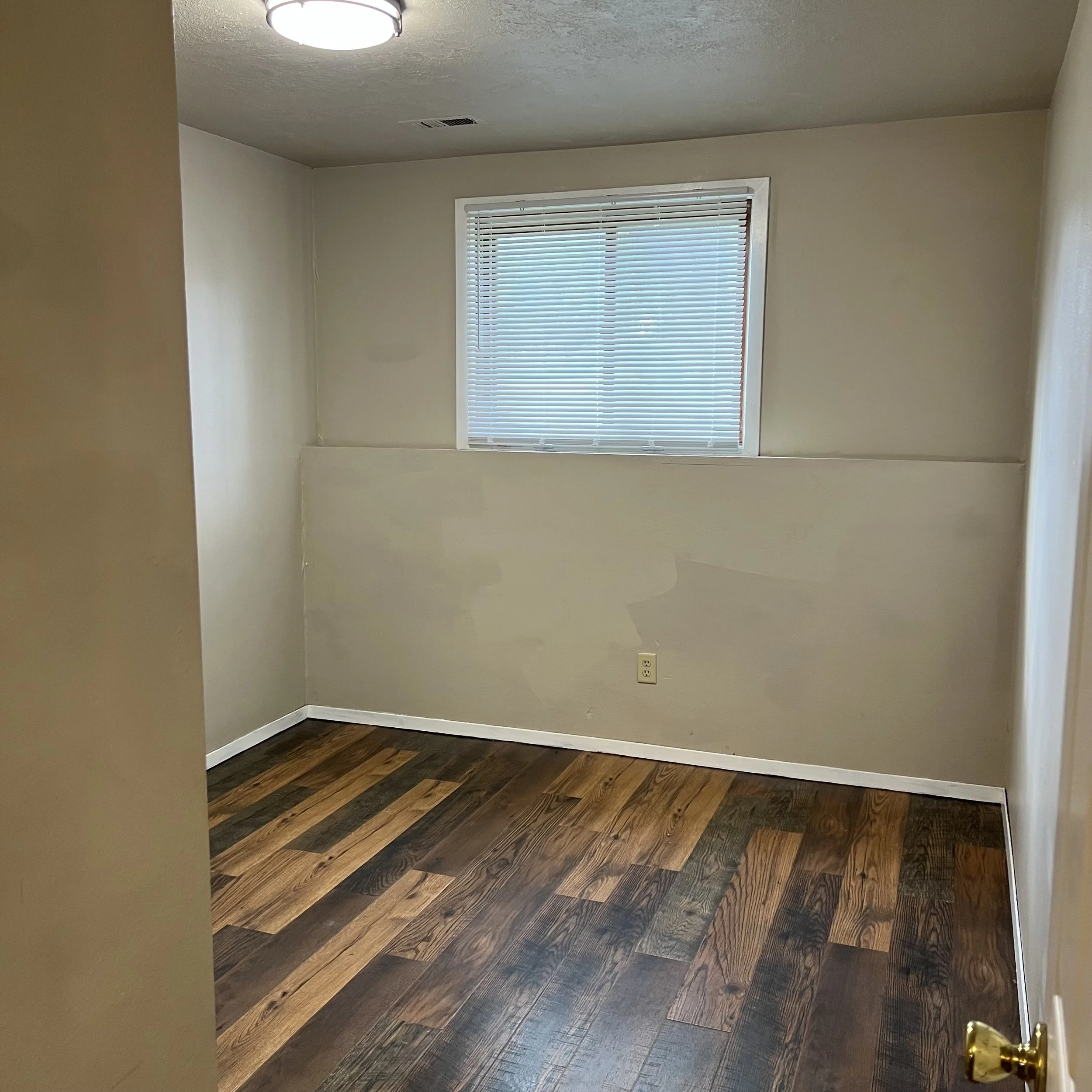 Bedroom 1-1.jpg