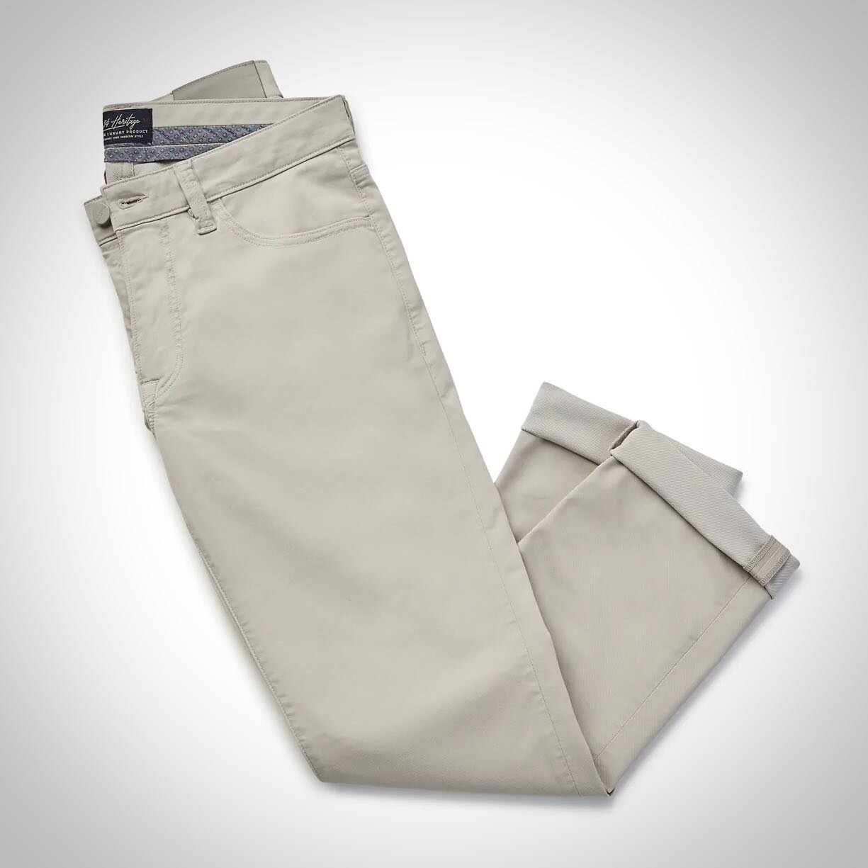 CoolMax by @34heritage 

Light in every sense of the word, these sophisticated pants have a light, bright wash and ultra-lightweight structure for an effortless look and feel that seamlessly dresses up or down.

It&rsquo;s a breeze to stay cool no ma
