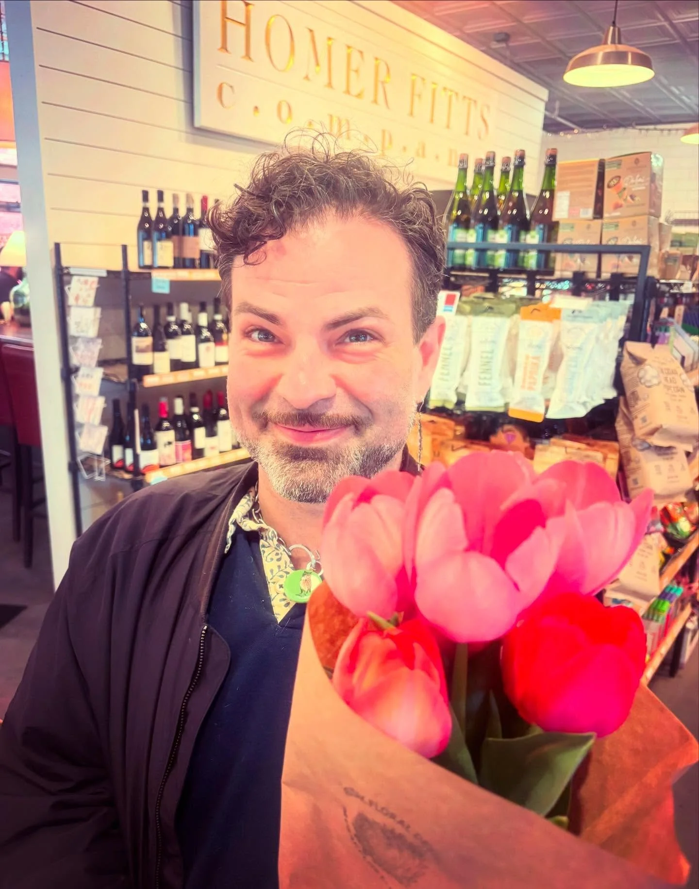 If rainy days &amp; Tuesdays get you down, make like Joel and get a bright, beautiful bunch o&rsquo;tulips from @prusak_floral_design - all the spring a bouquet can bring!
