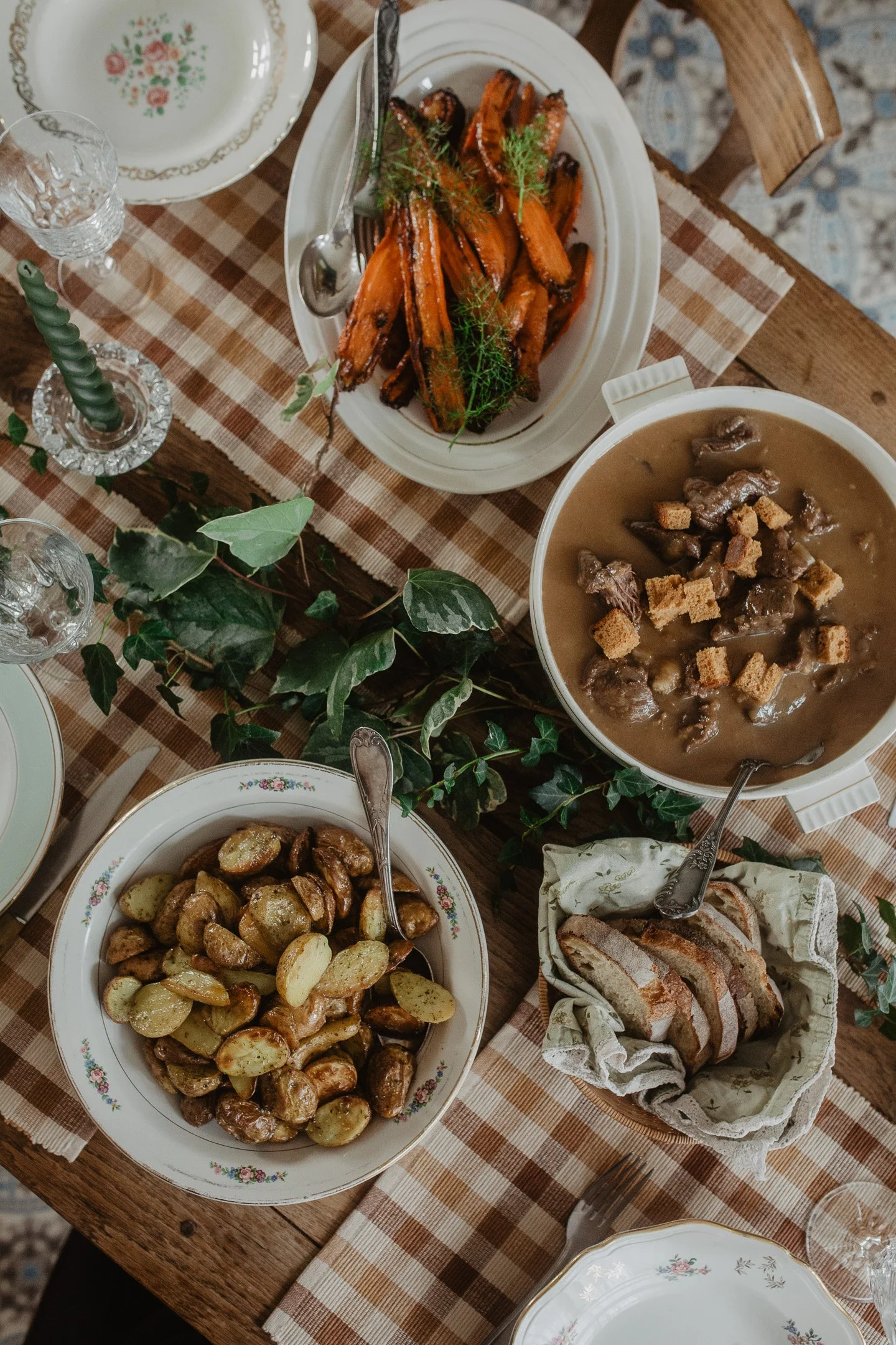 la carbonade flamande, le mijoté souvent choisi par les mariés dont la famille n'habitent pas la région afin de leur faire découvrir cette spécialité bien du Nord !