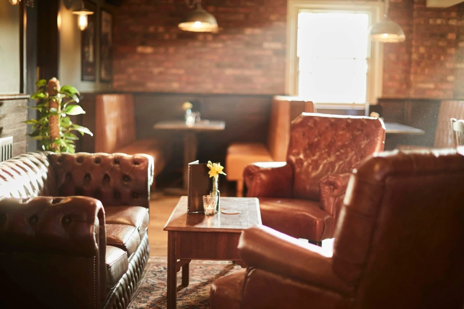 The Lord Raglan - Craft Beers & Smoked Meats in Wokingham
