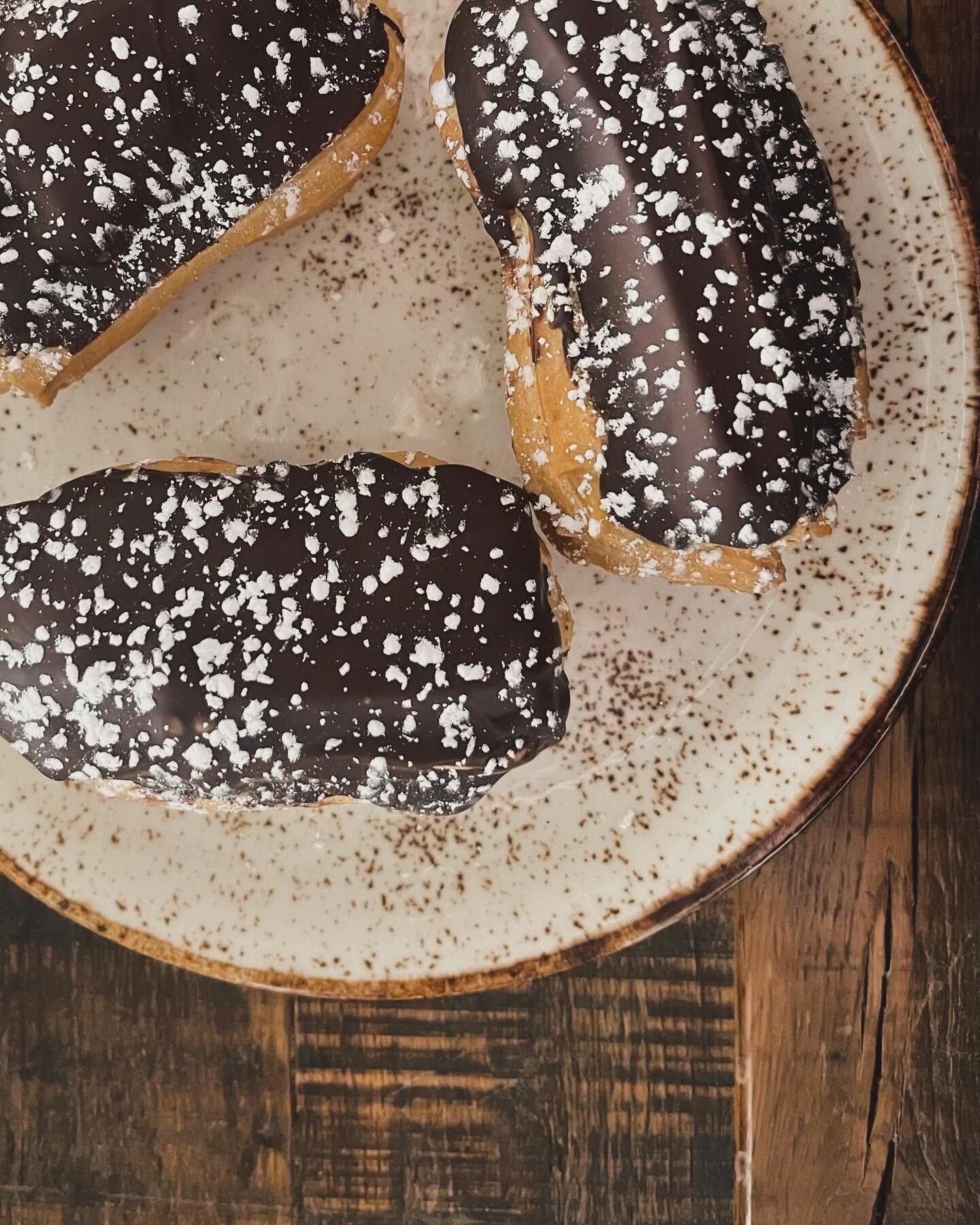 &Eacute;clairs! A tasty trio of pastry puffs filled with cream &amp; frosted with house made chocolate icing. Does it get any better? Only on special tonight! #dontmissit #illtaketwo 

@seganmilverstein BACK AT IT AGAIN. #dessertgang 

📸 @qwertyluv 