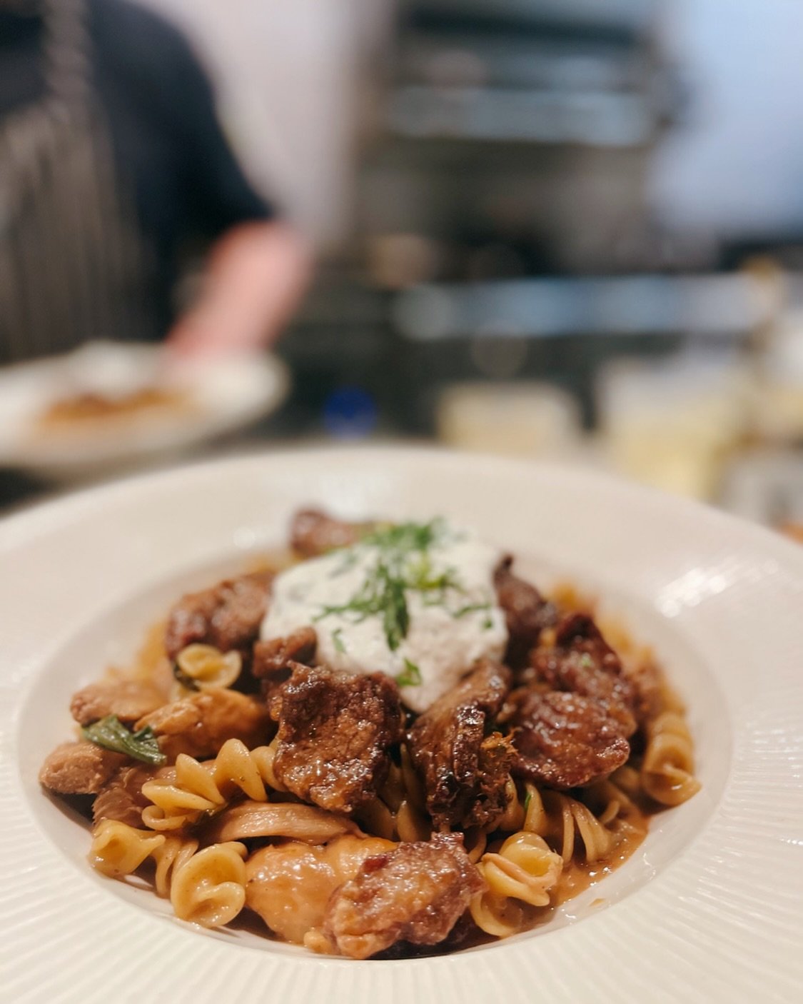 In love with this pasta dish! 

Beef Stroganoff with egg noodles, lion&rsquo;s mane mushrooms, red wine jus, ramps &amp; horseradish cream. 

While it lasts&hellip;

📸: @qwertyluv 

#beefstroganoff #pastalover #eatlocal #flx