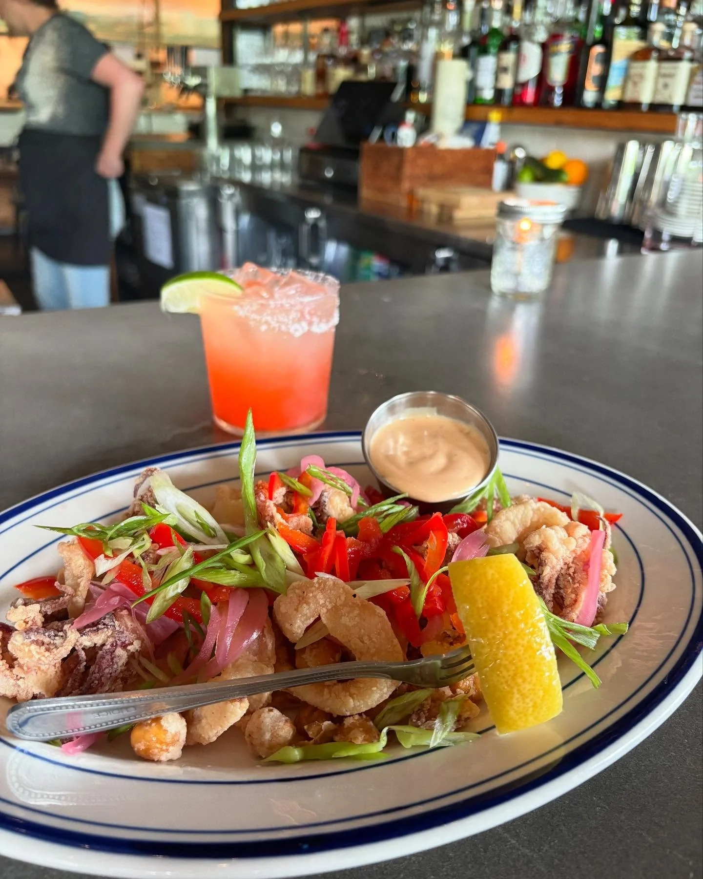 Tonight is calling for cocktails &amp; calamari!

#calamari #crispy #cocktailtime