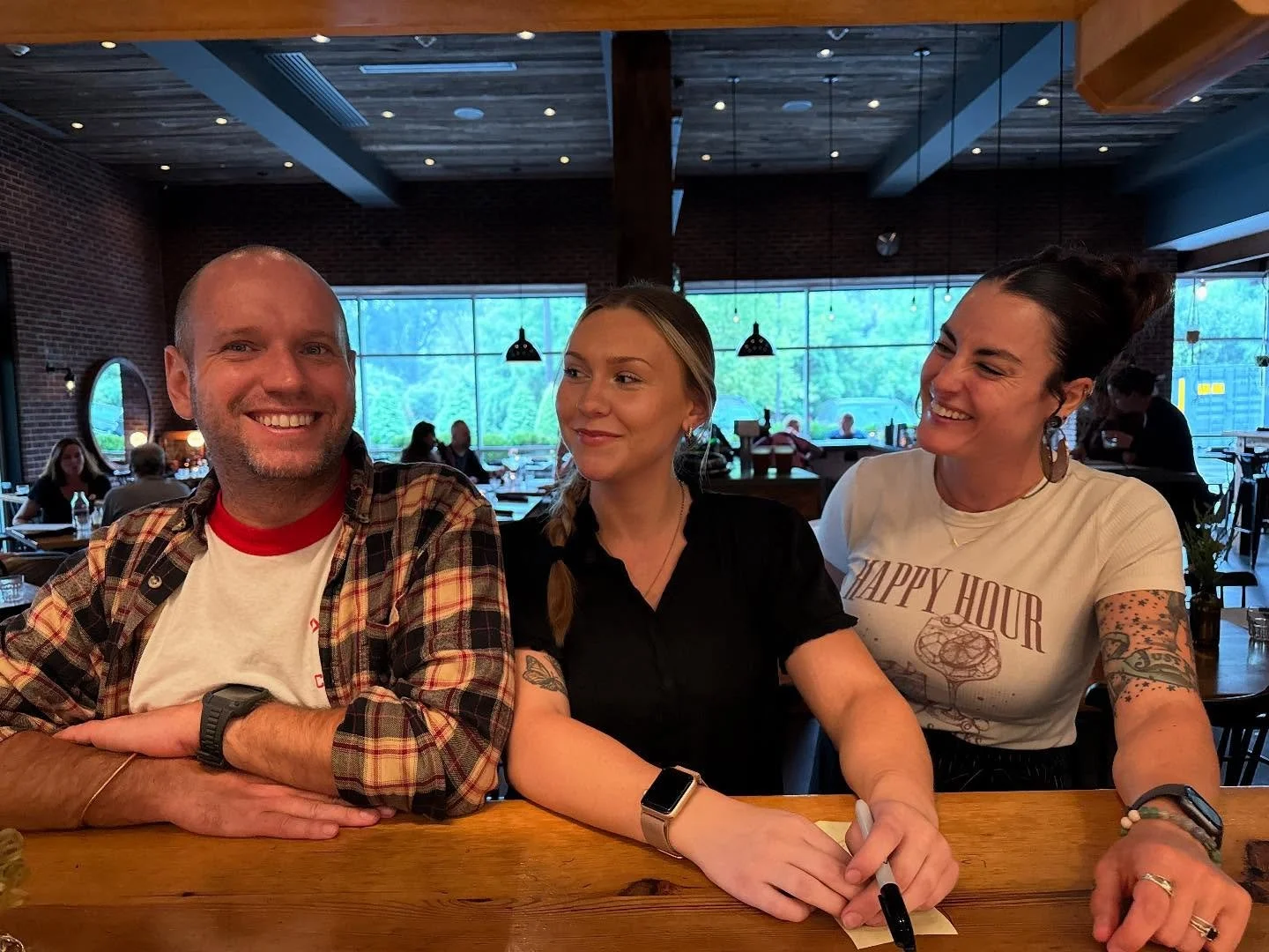 Just some of our friendly faces on this Friday night! Dinner starts at 5 ✨